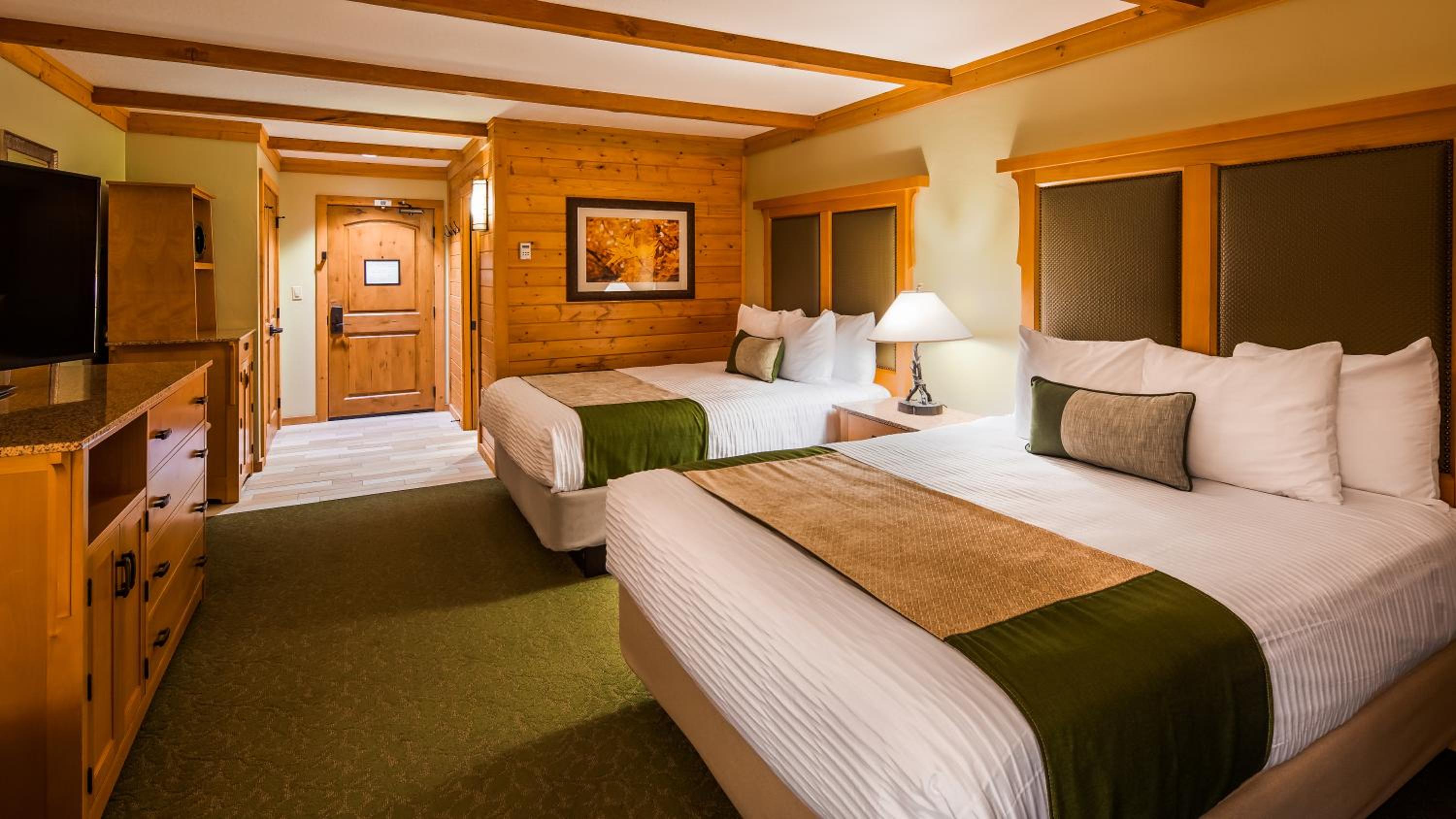 Queen Room with Two Queen Beds - Non-Smoking - Photo 1