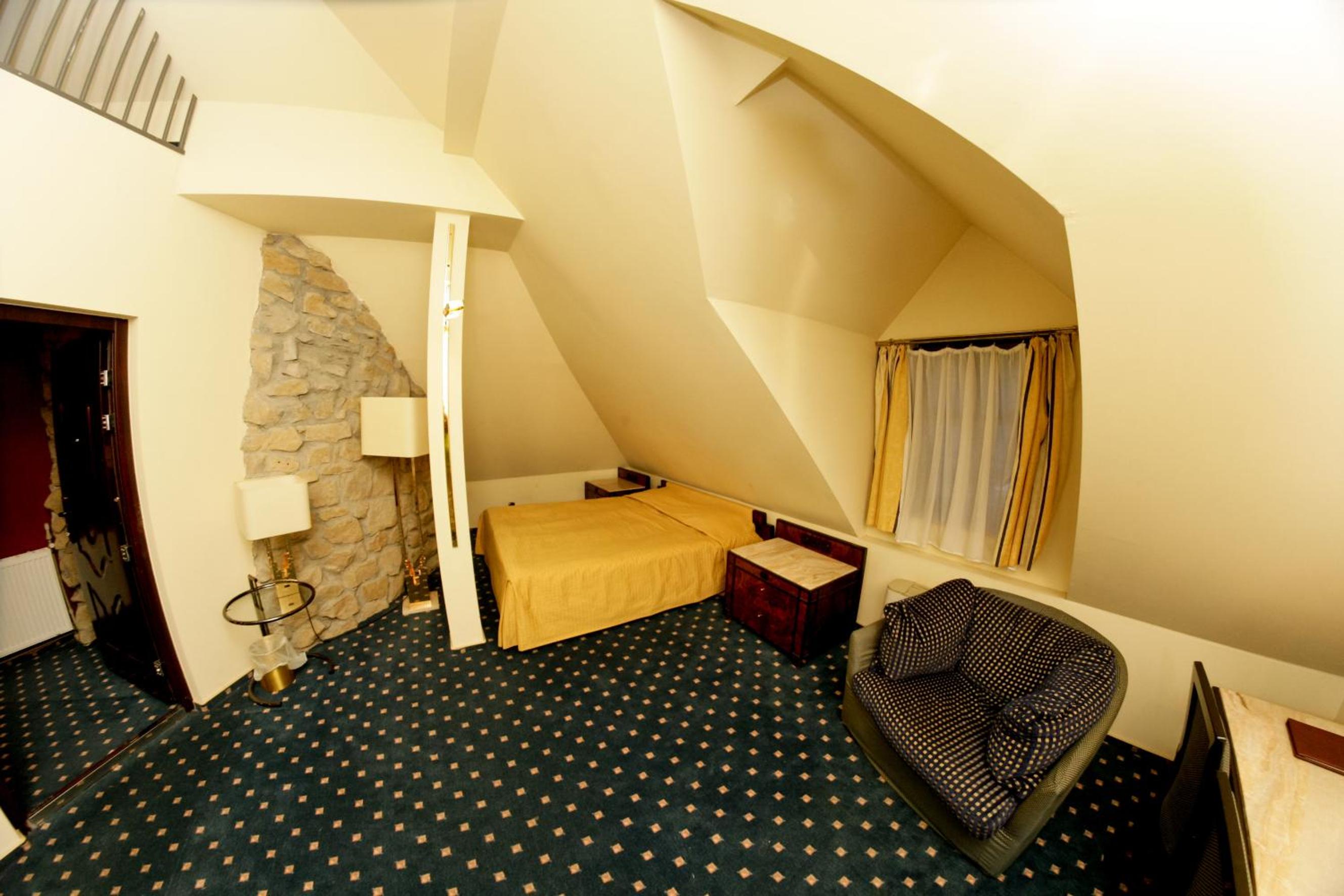 Triple Room - Photo 8