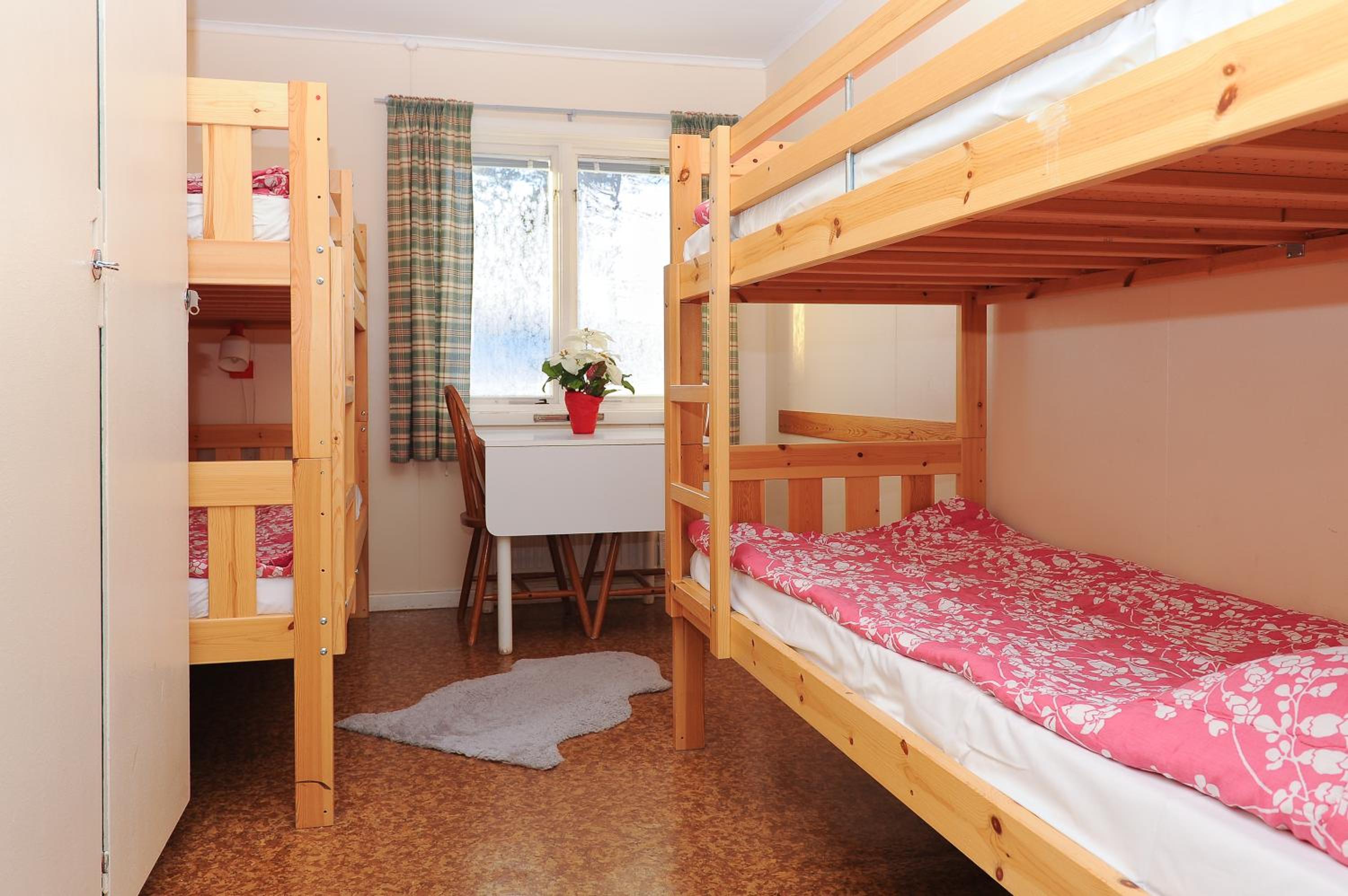 Quadruple Room with Shared Bathroom photo 2