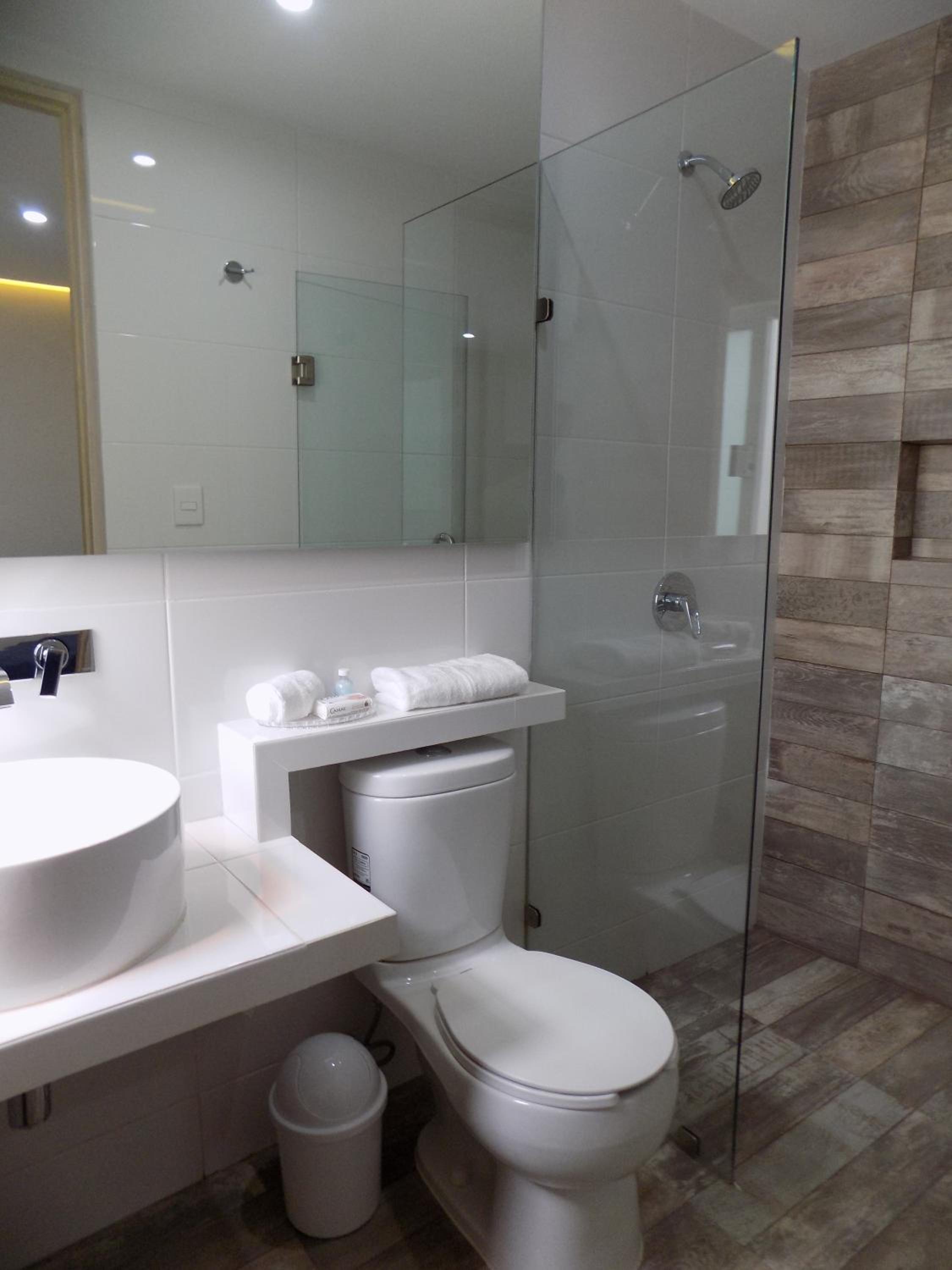 Single Room with Private Bathroom photo 3
