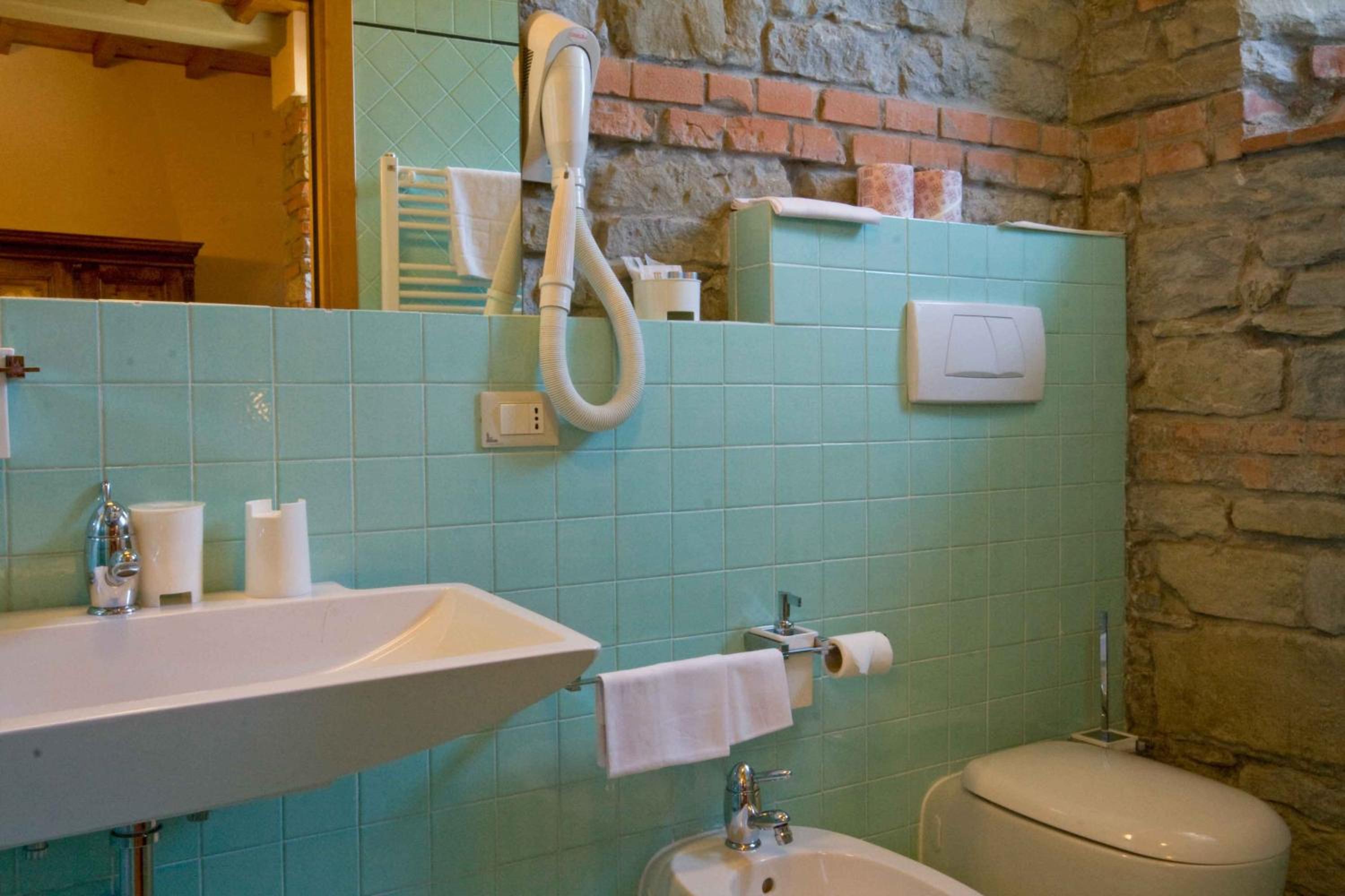 Double or Twin Room - Photo 14