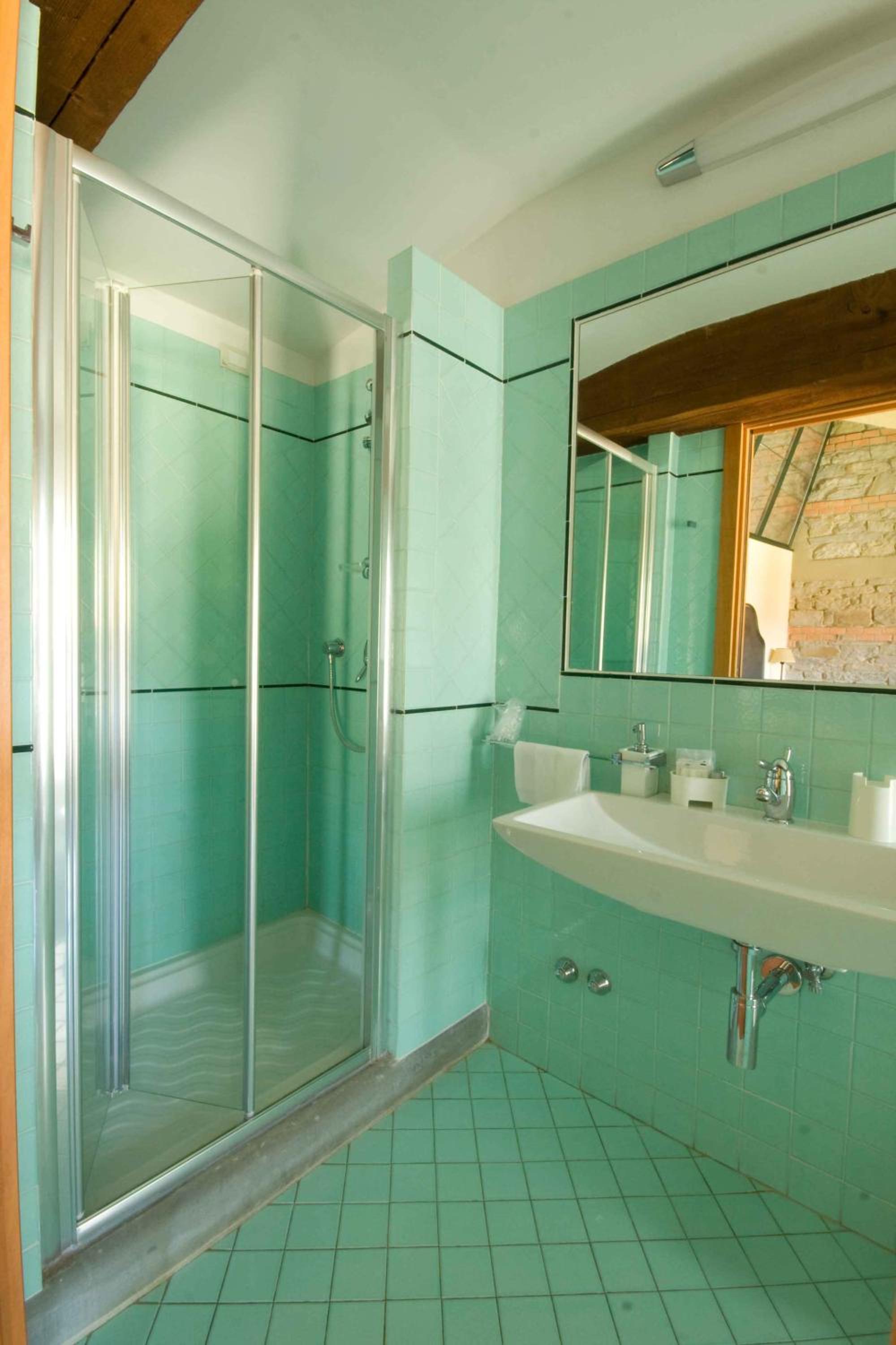 Double or Twin Room - Photo 12