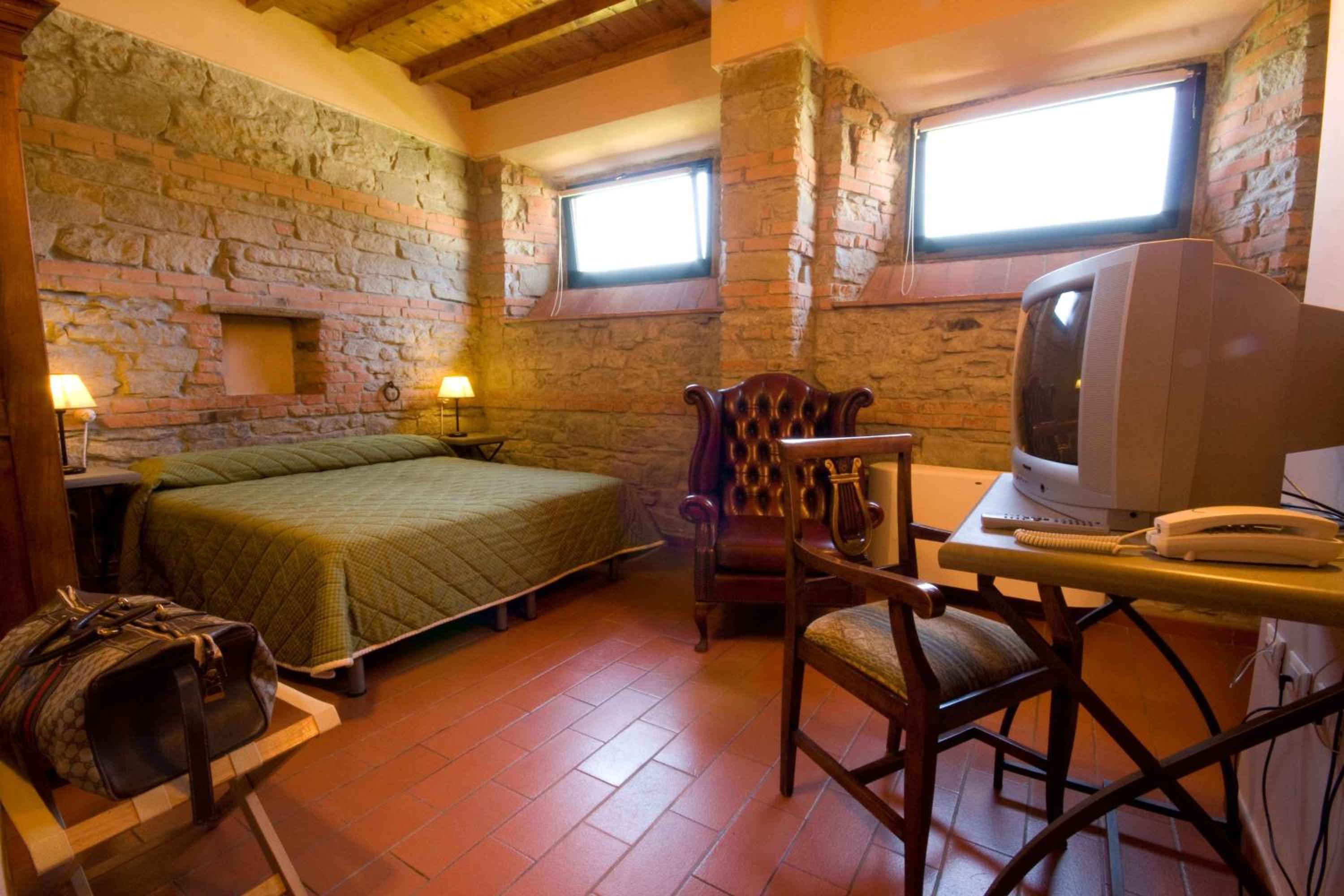 Double or Twin Room - Photo 26