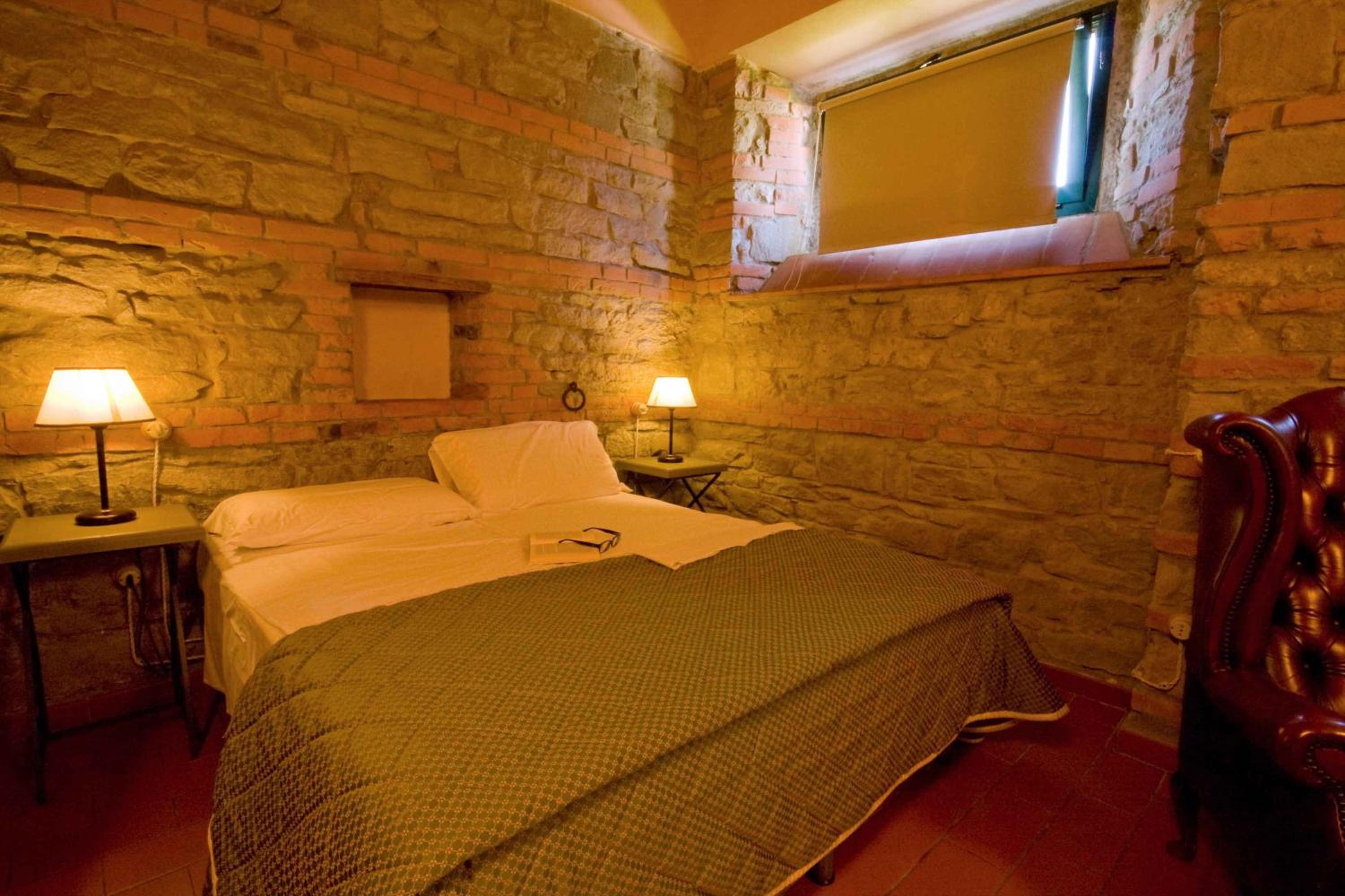 Double or Twin Room - Photo 10