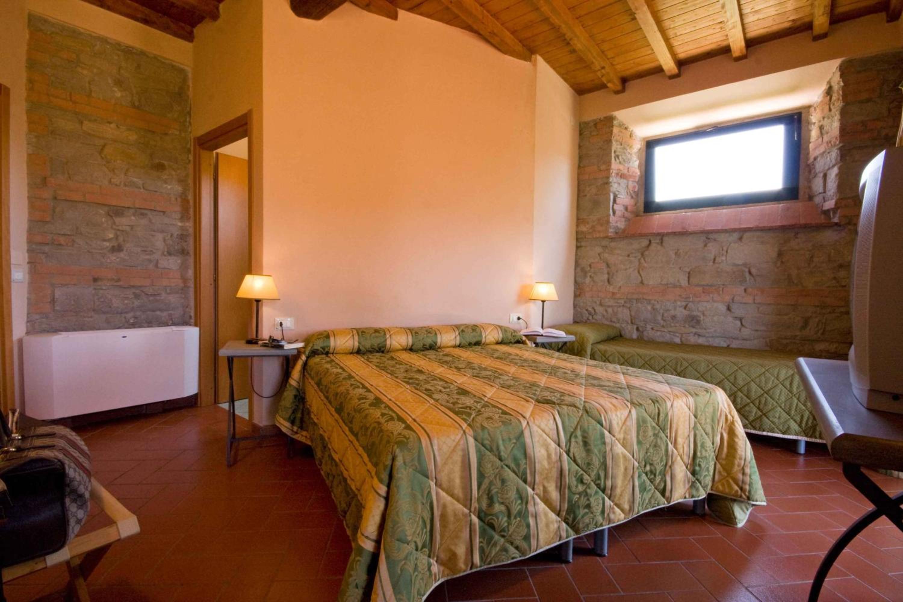 Double or Twin Room - Photo 16
