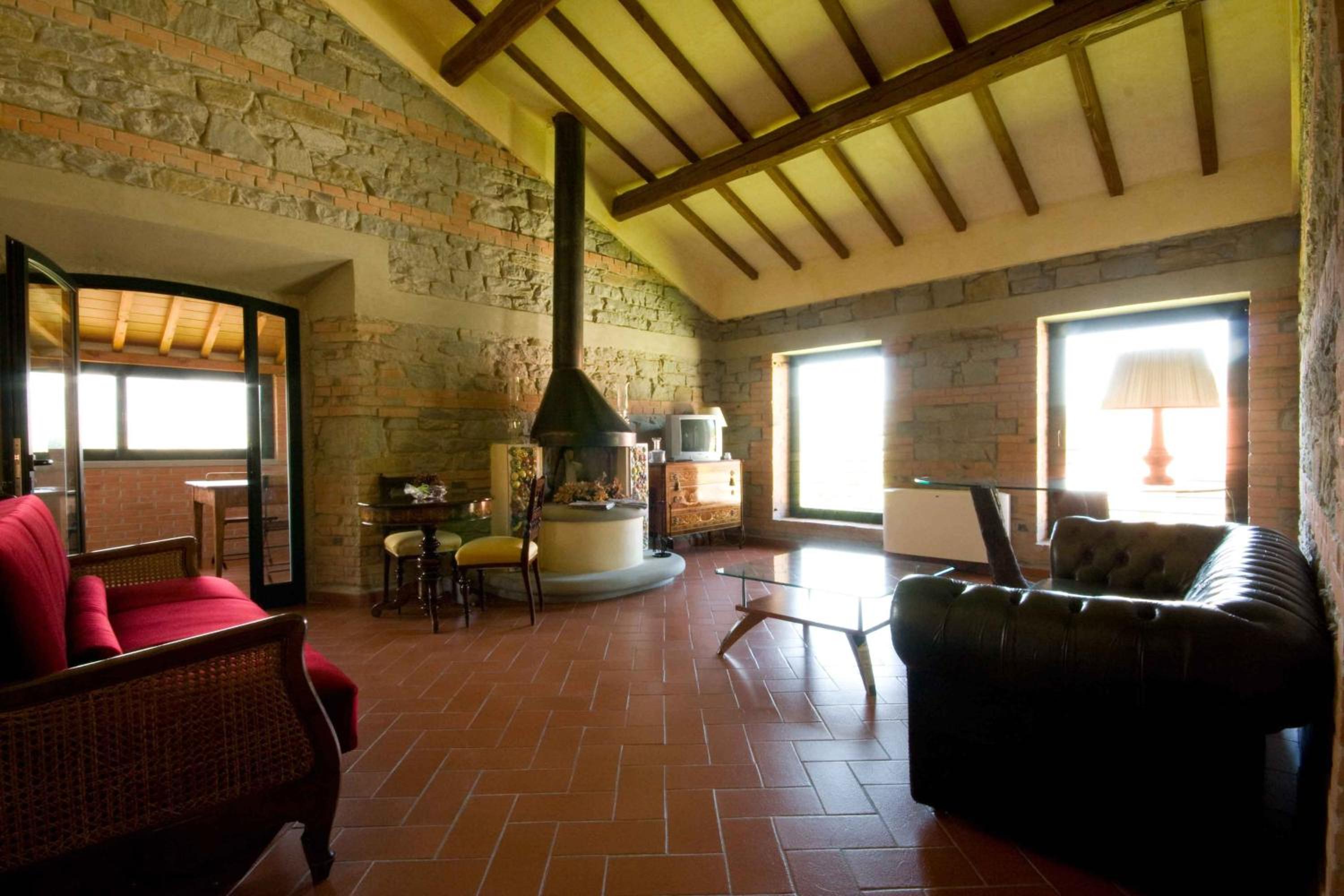 Suite - Photo 1