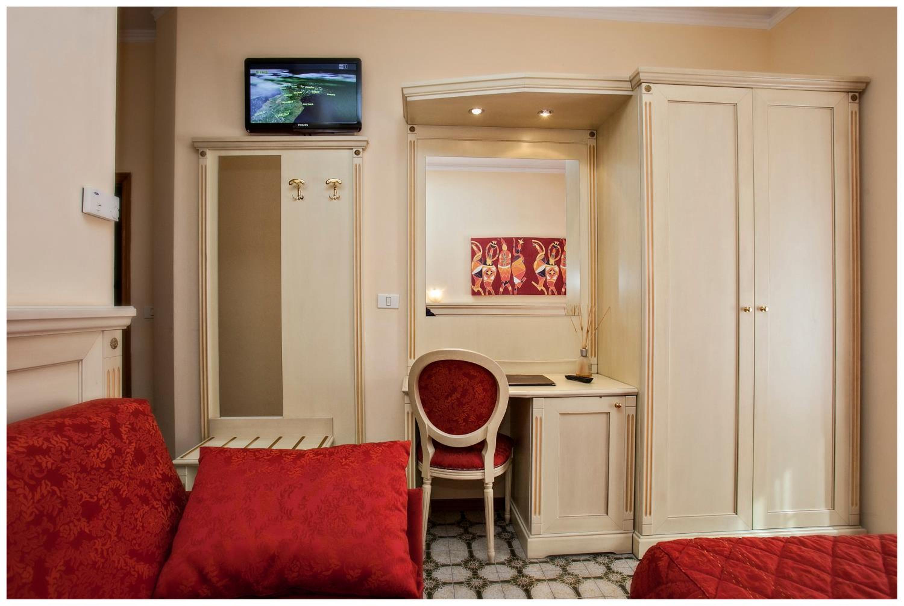 Double or Twin Room photo 3