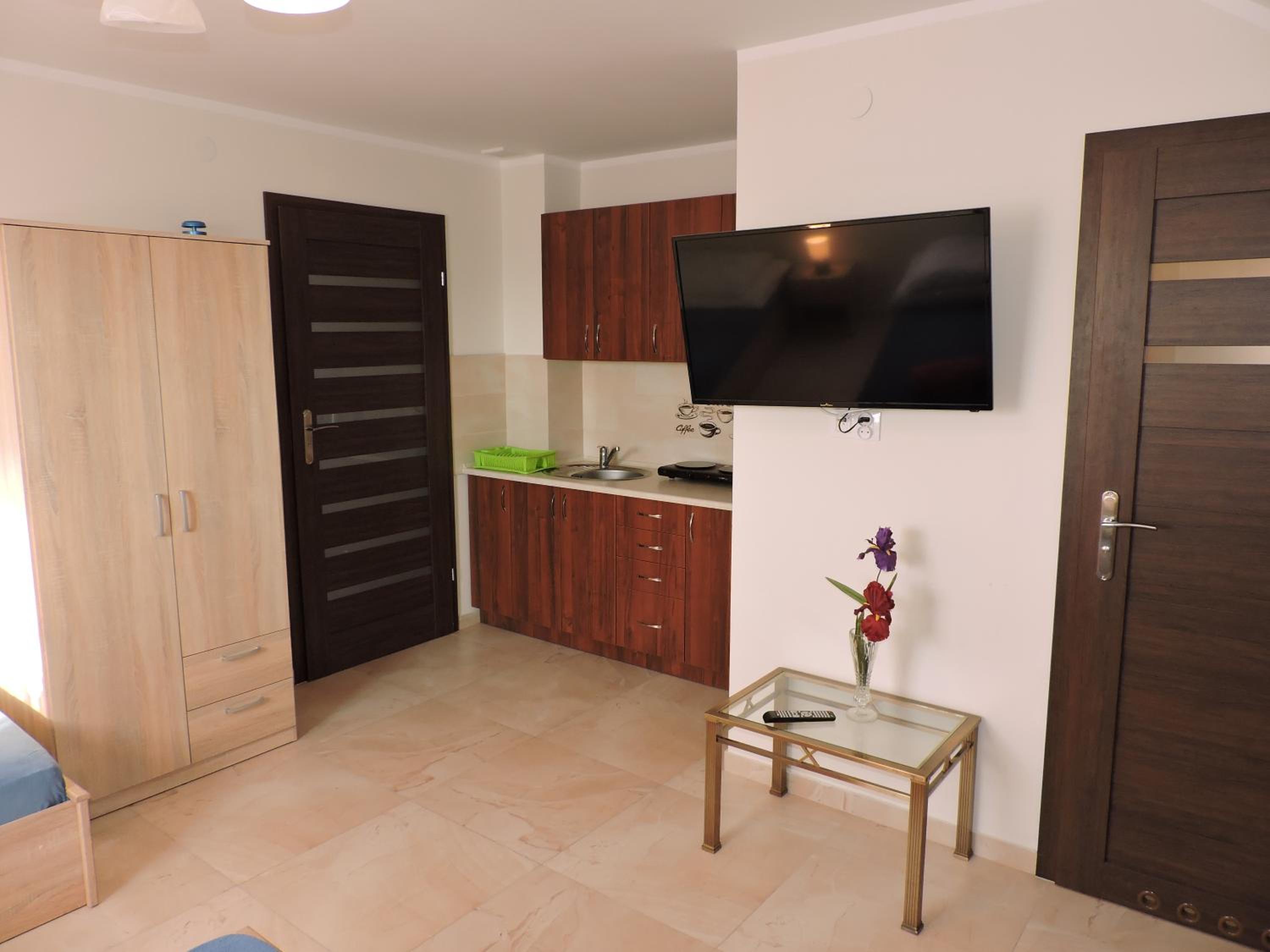Triple Room with Bathroom - Photo 1