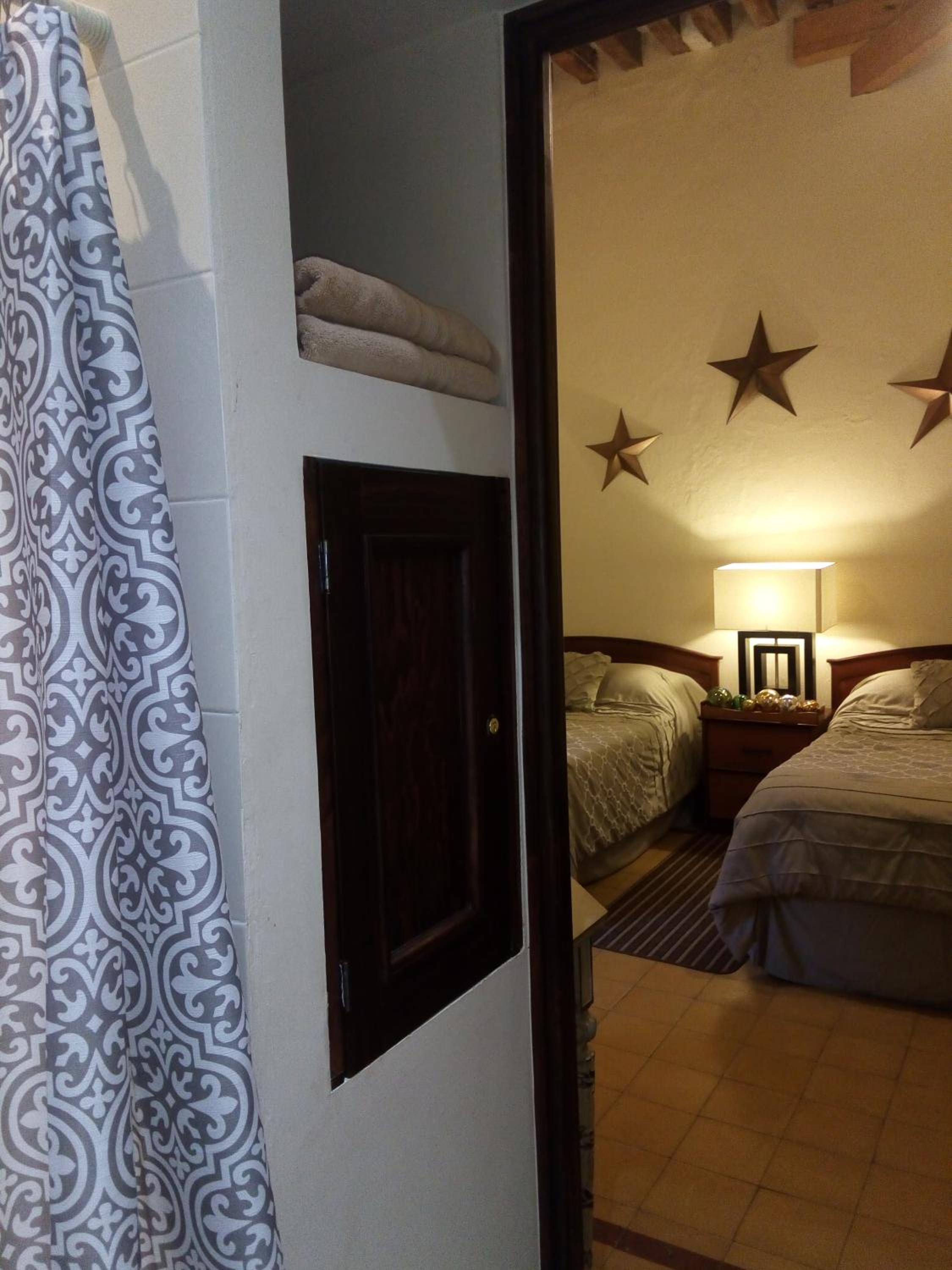 Standard Double Room with Two Double Beds photo 2