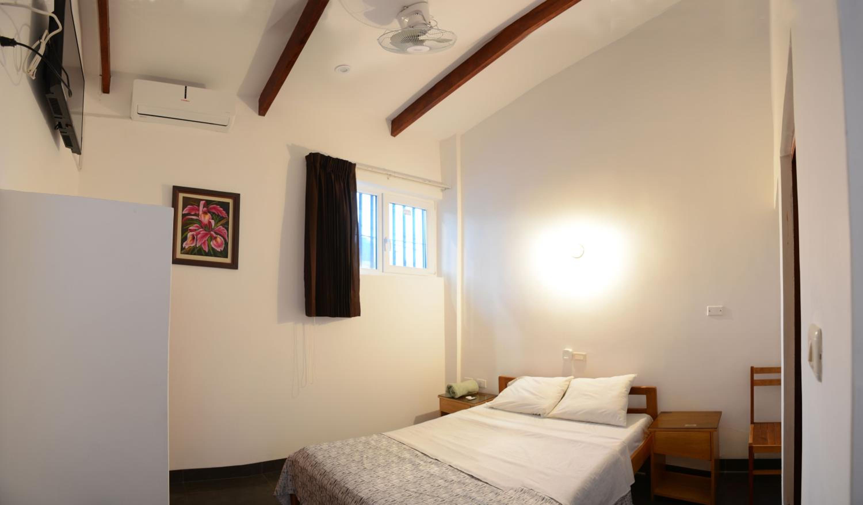 Single Room photo 2
