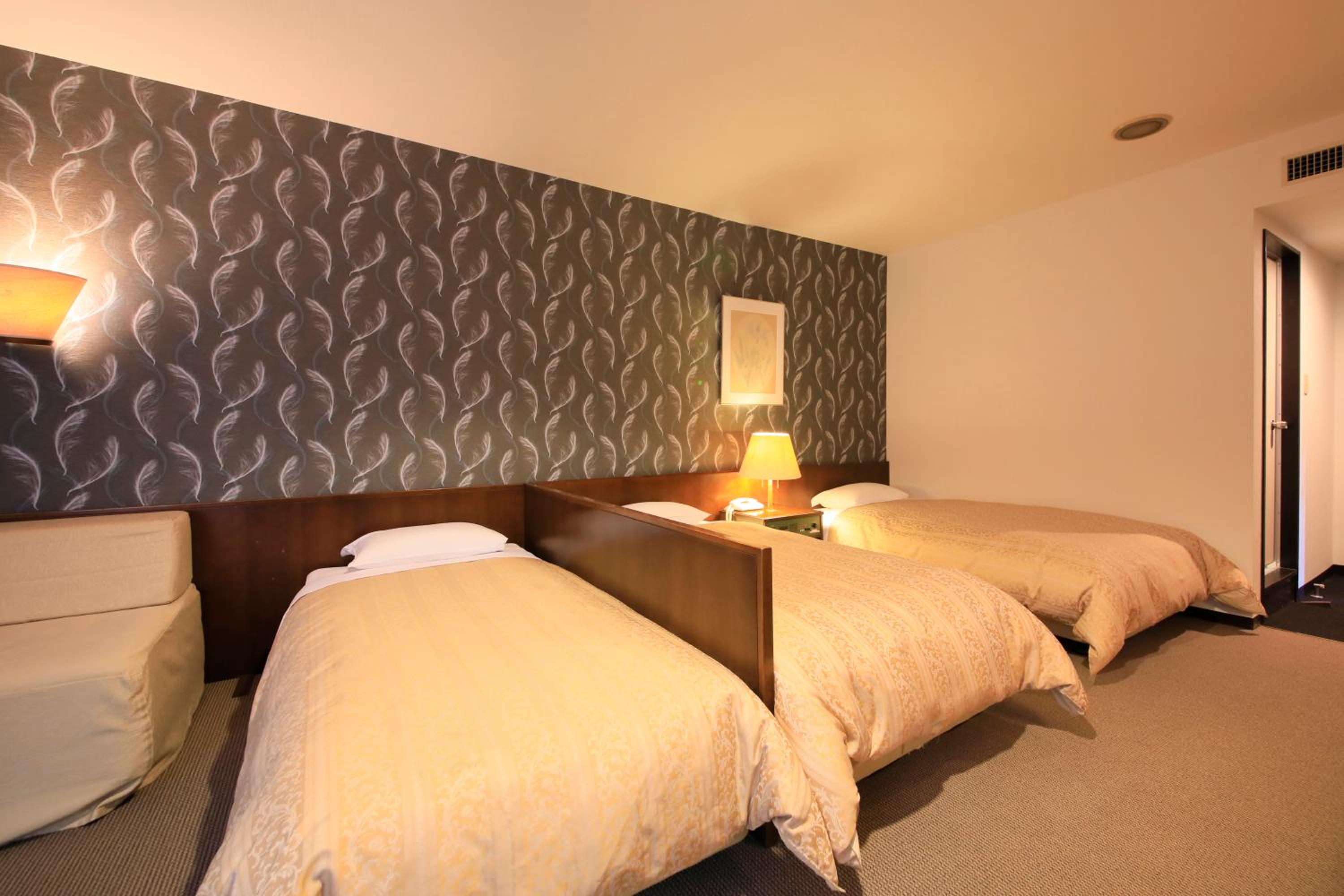 Economy Twin Room - Non-Smoking - Photo 1