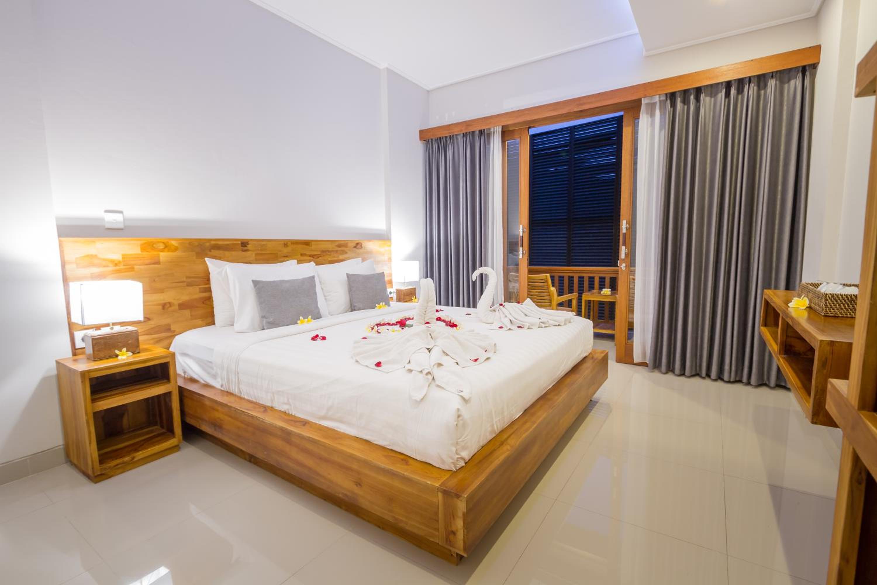 Deluxe King Room - Photo 5