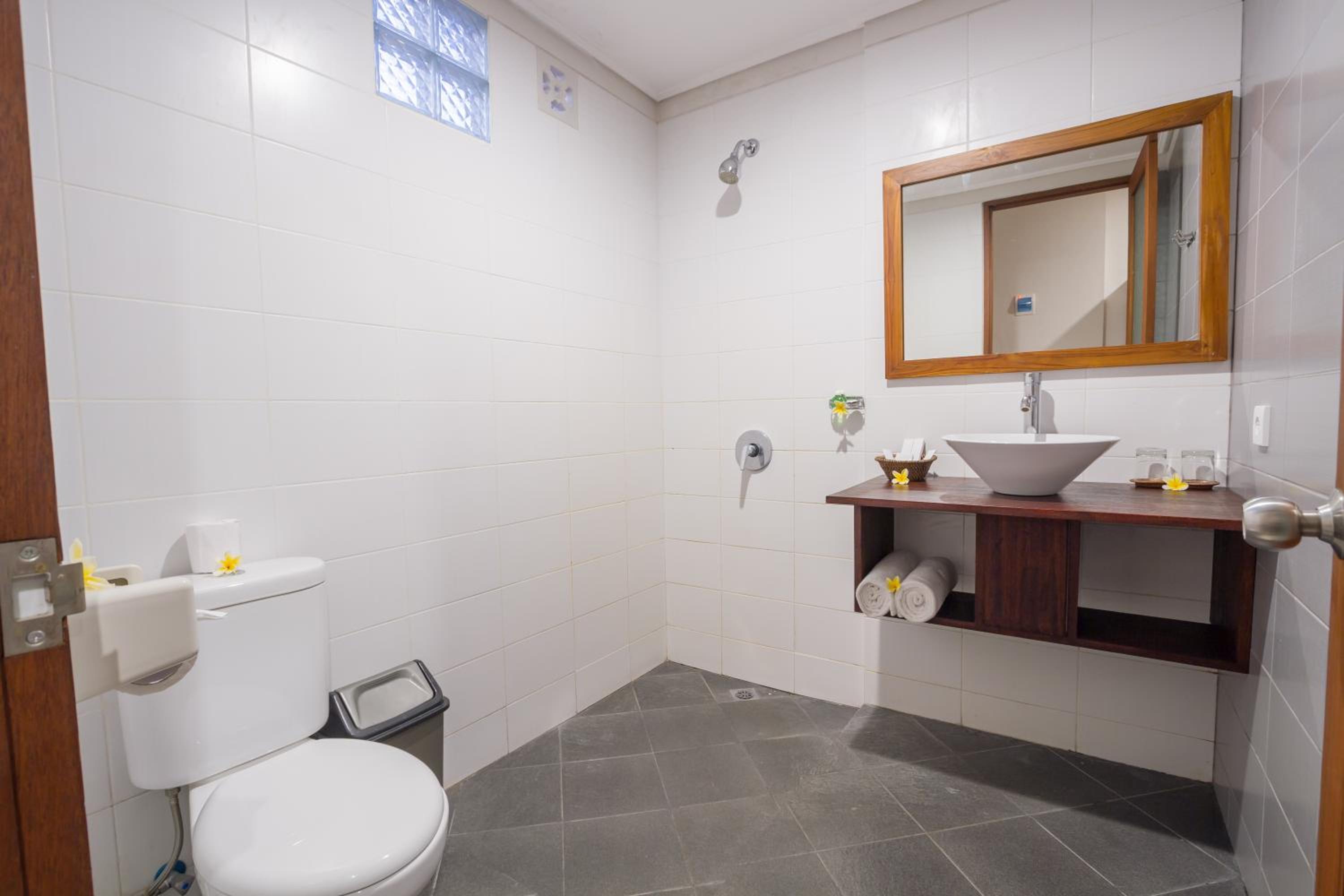 Deluxe King Room - Photo 4