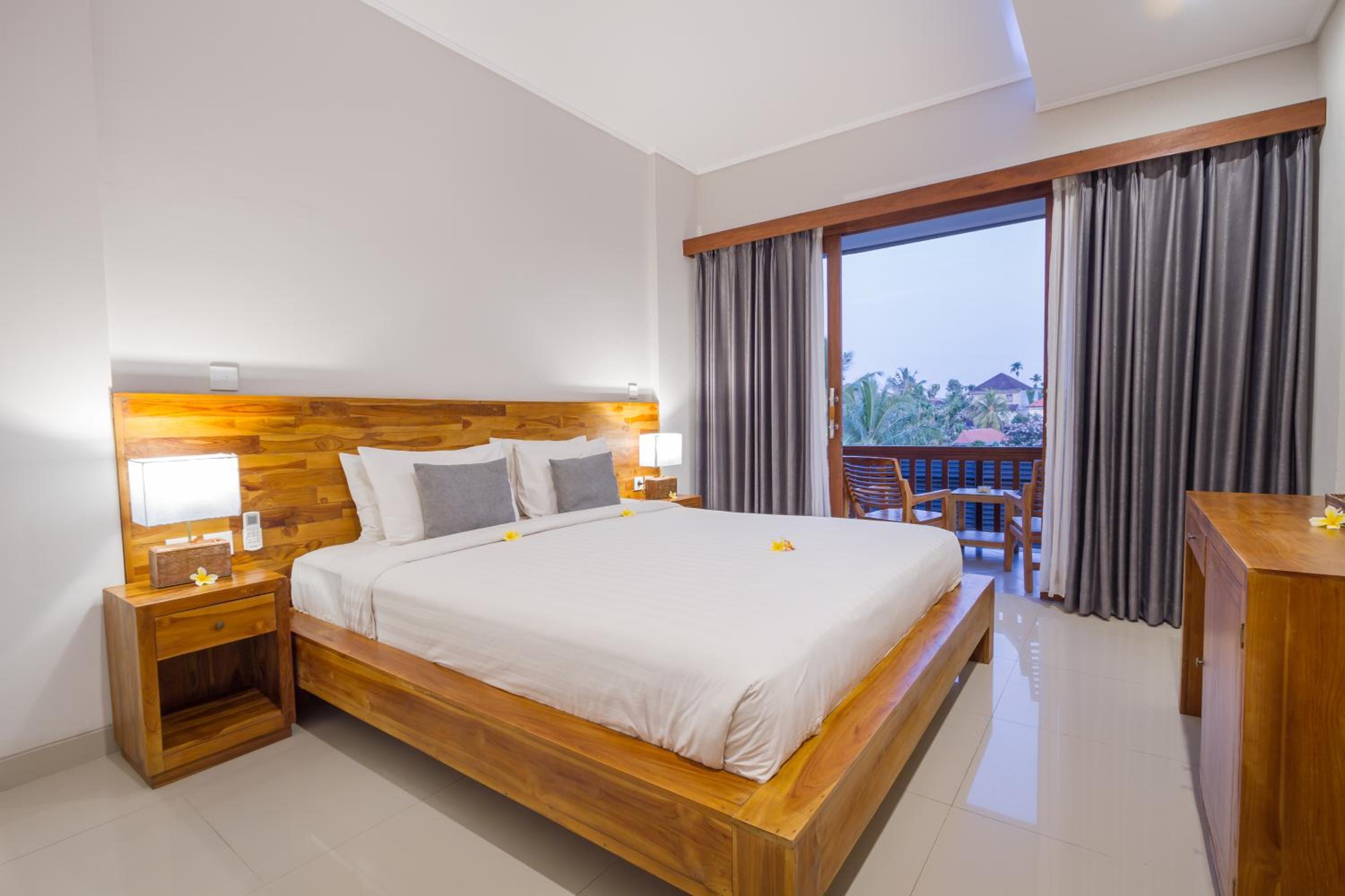 Deluxe King Room - Photo 6