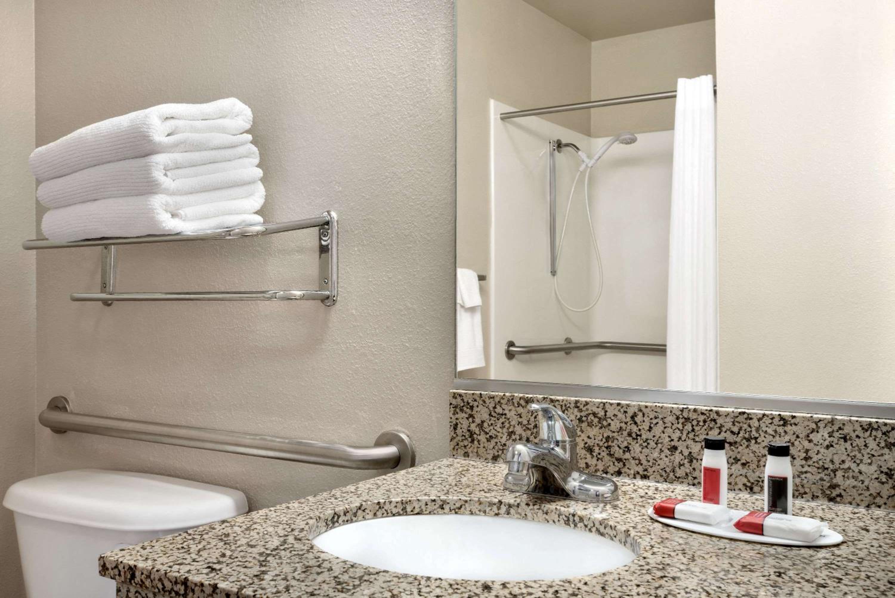 King Room - Mobility Access/Non-Smoking - Photo 4