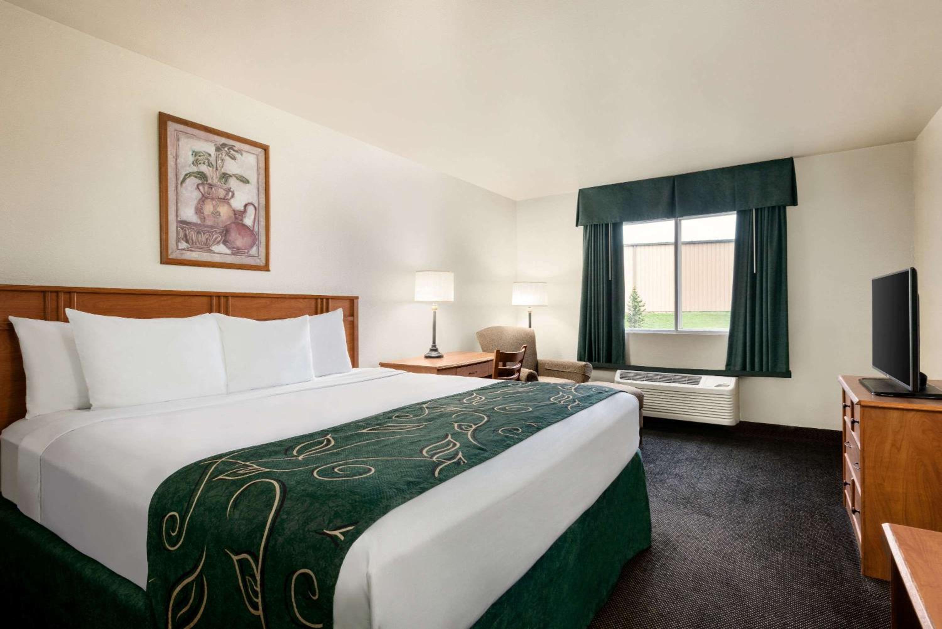King Room - Mobility Access/Non-Smoking - Photo 1