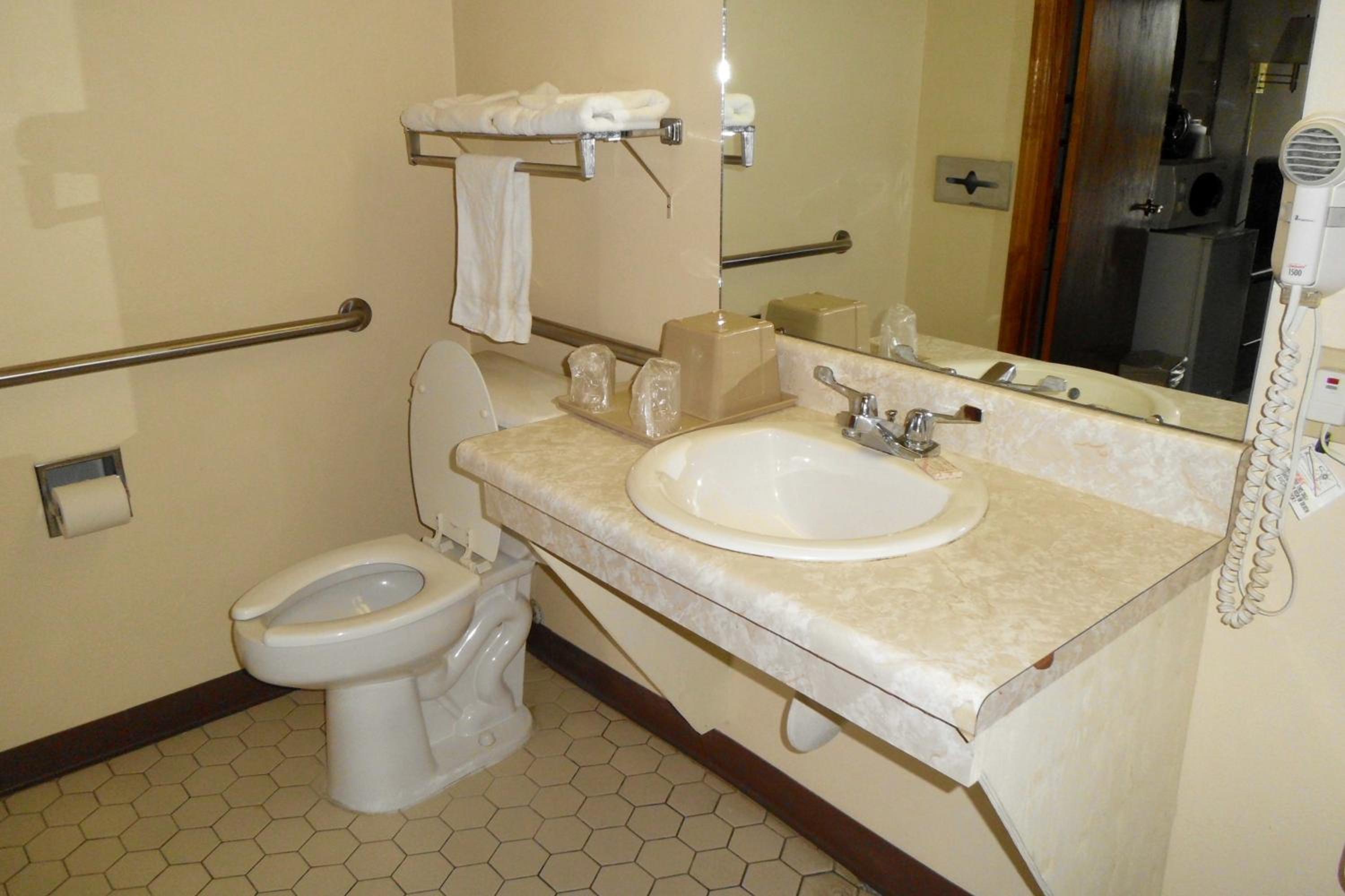 King Room - Disability Access photo 3
