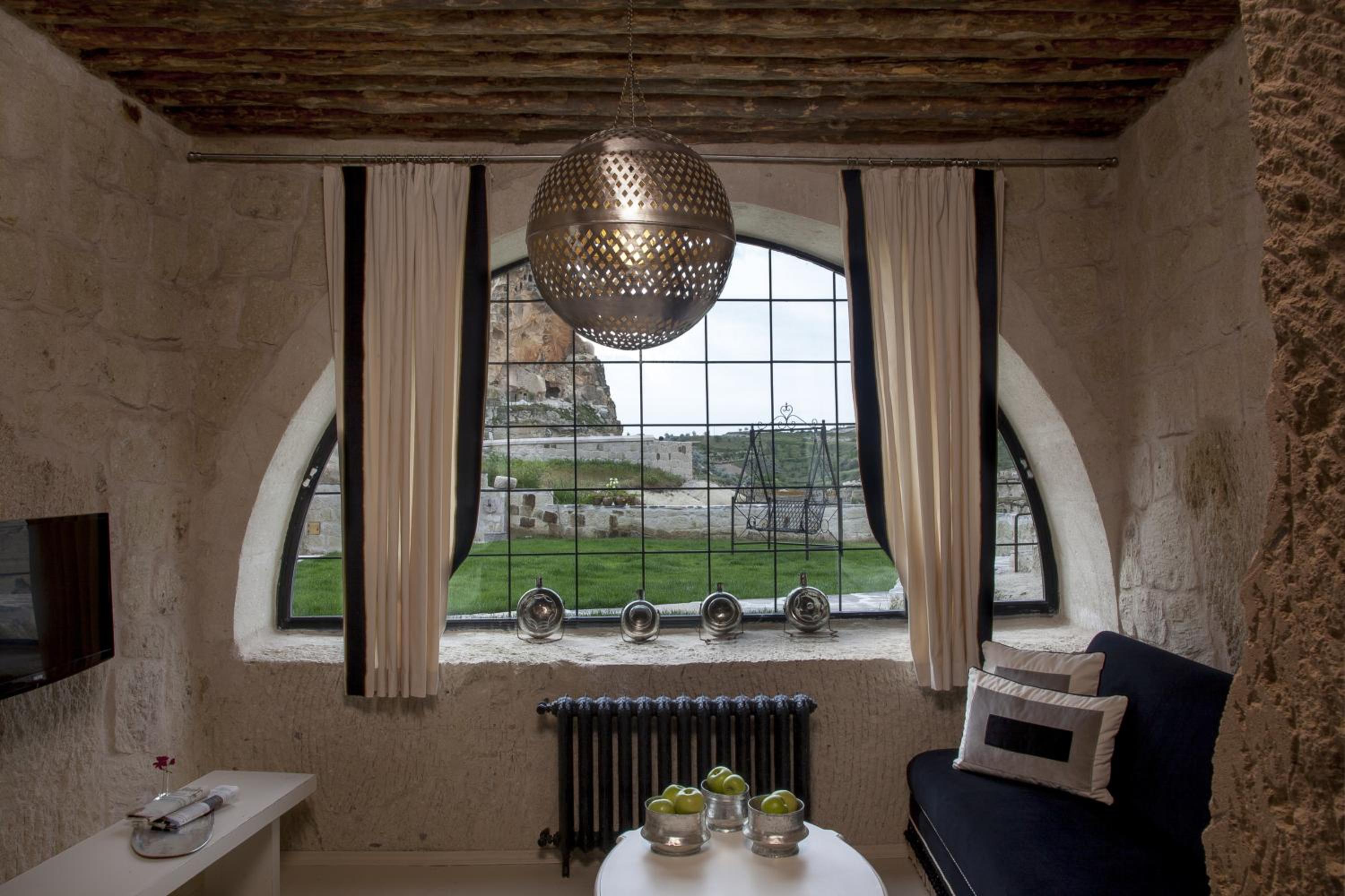 Superior Suite - Photo 17