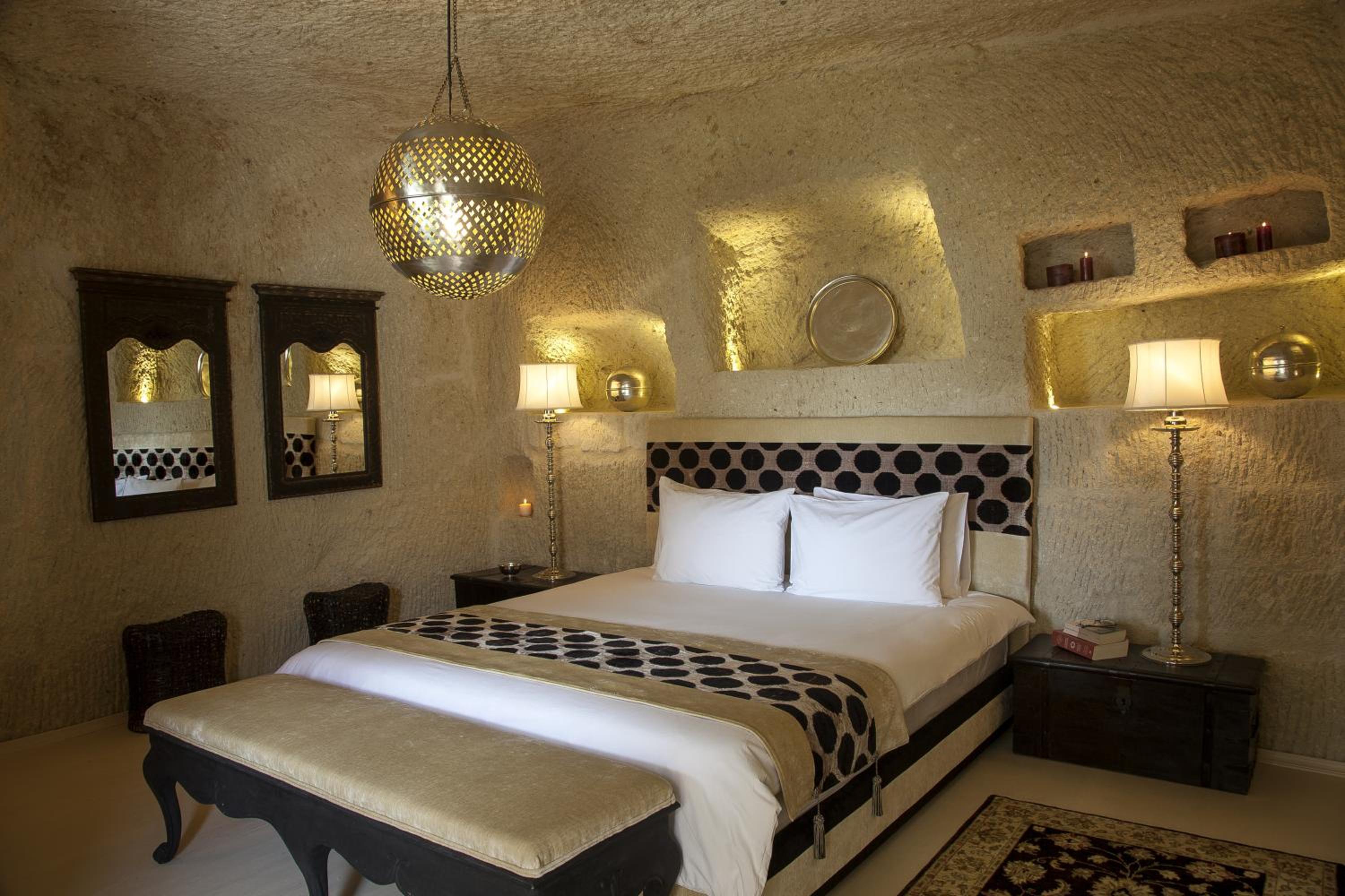 Superior Suite - Photo 19