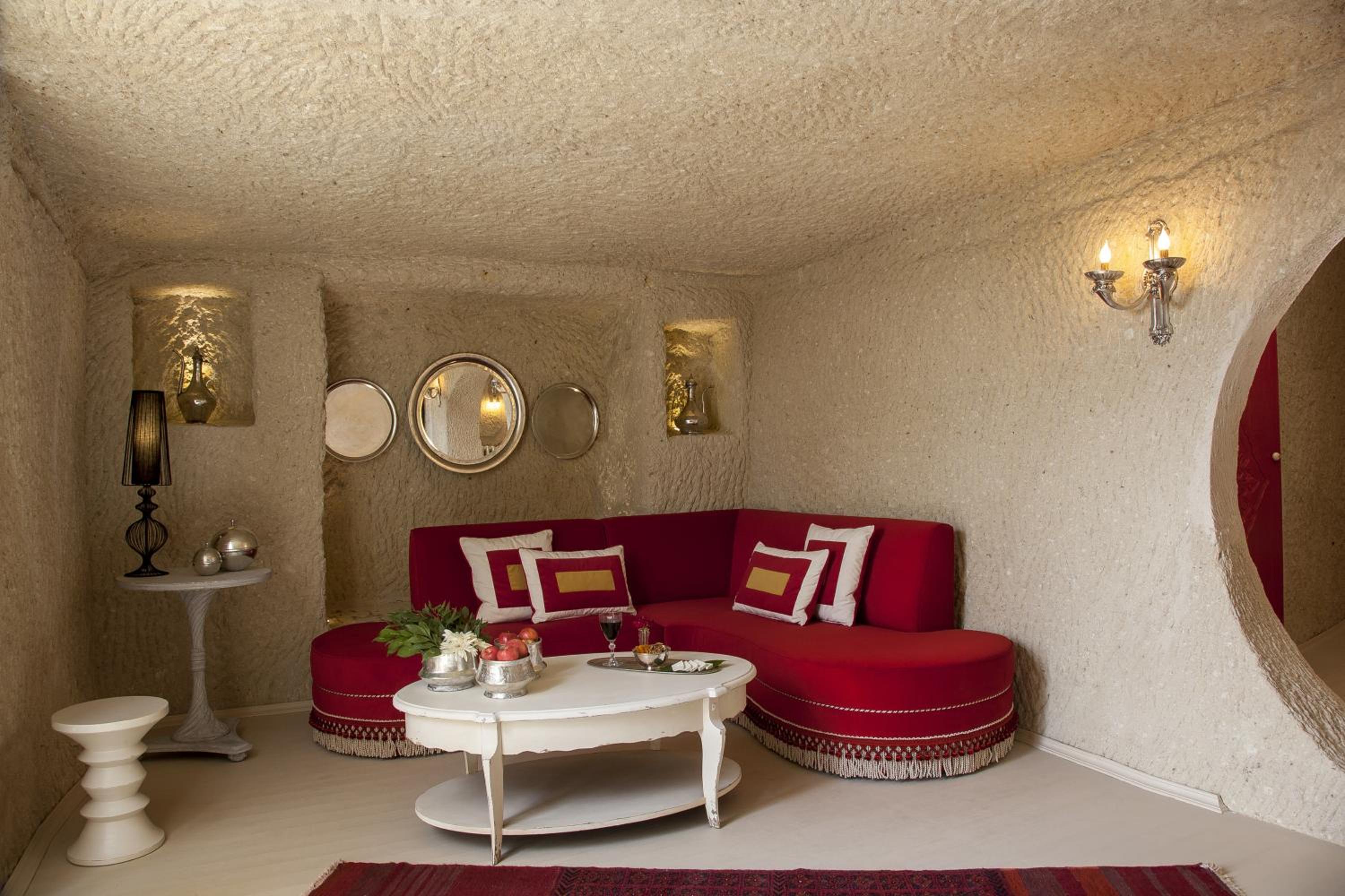 Superior Suite - Photo 15