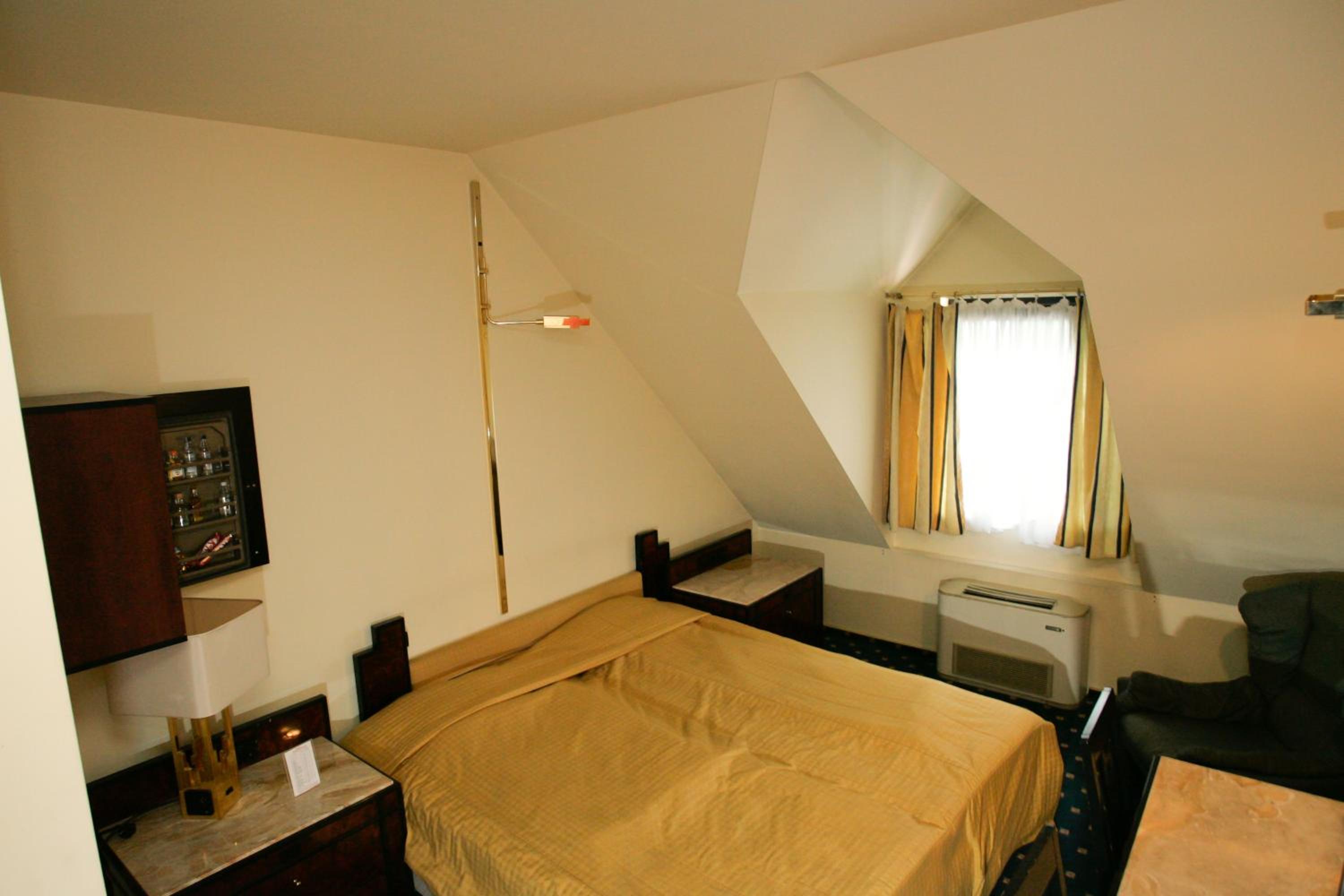 Double Room - Photo 7