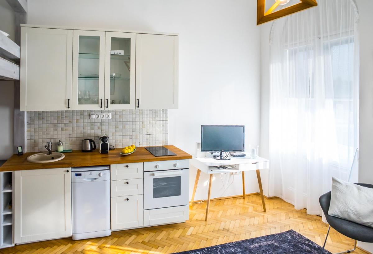 Apartment photo 3