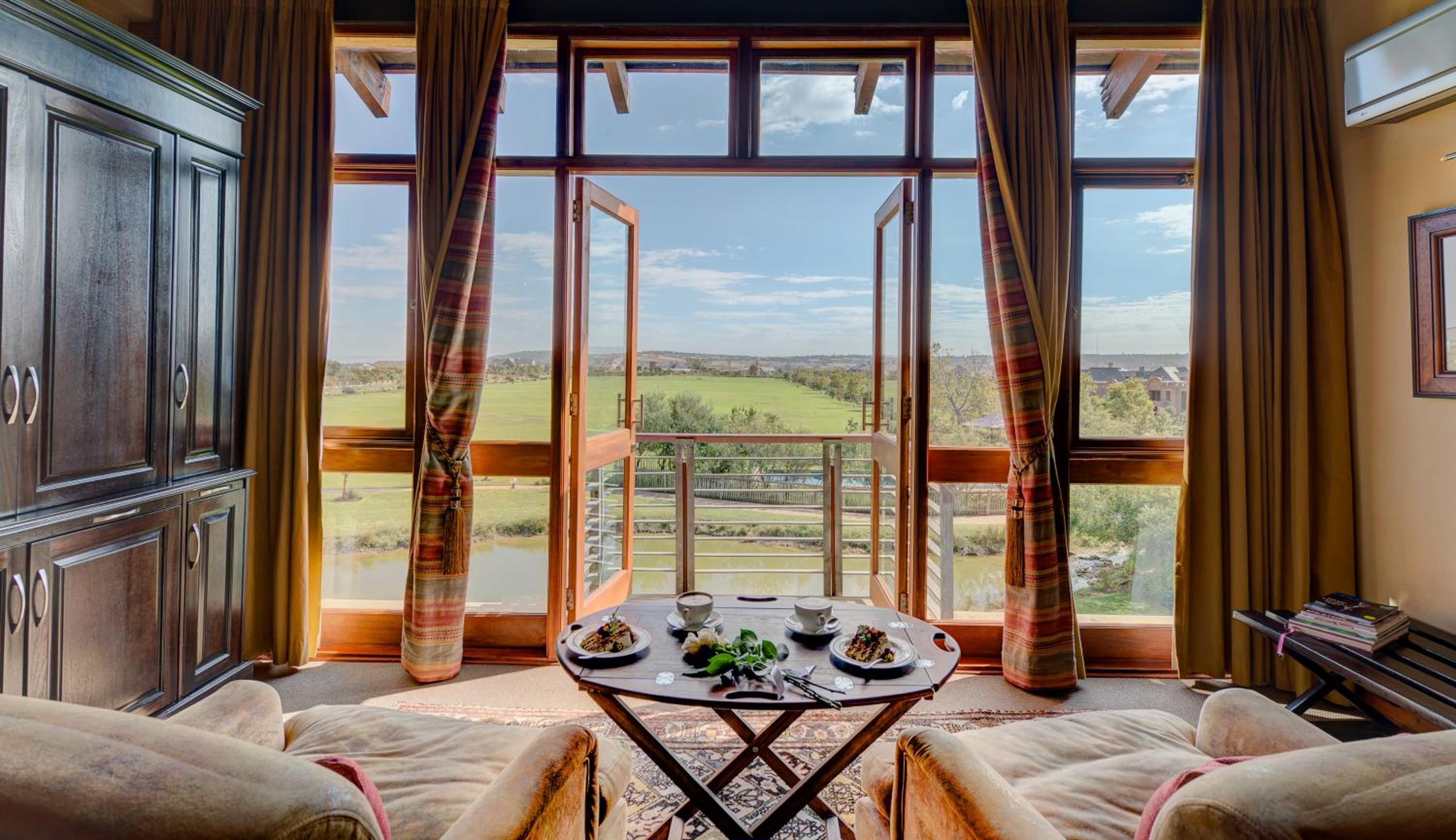 Double or Twin Room with Balcony - Photo 14