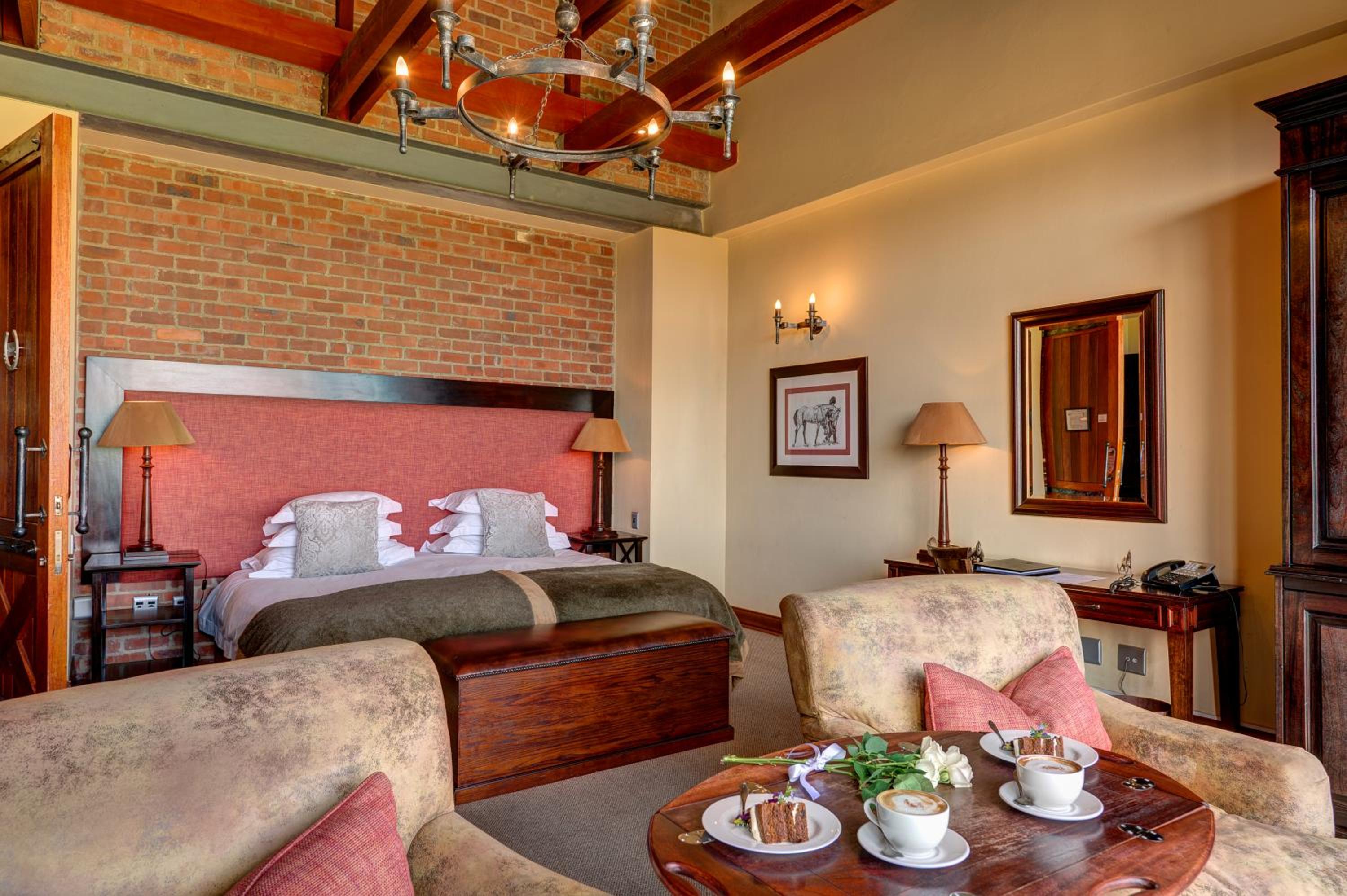 Double or Twin Room with Balcony - Photo 17