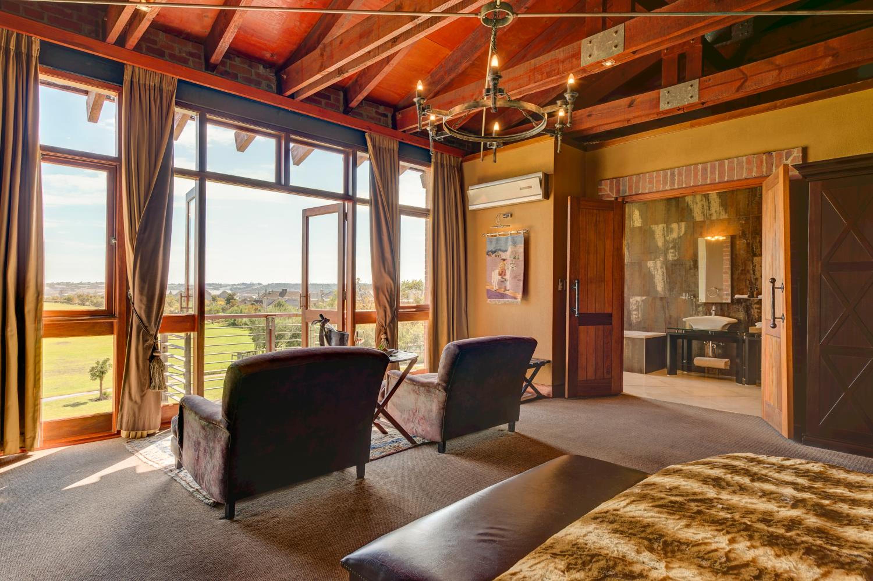 Double or Twin Room with Balcony - Photo 18