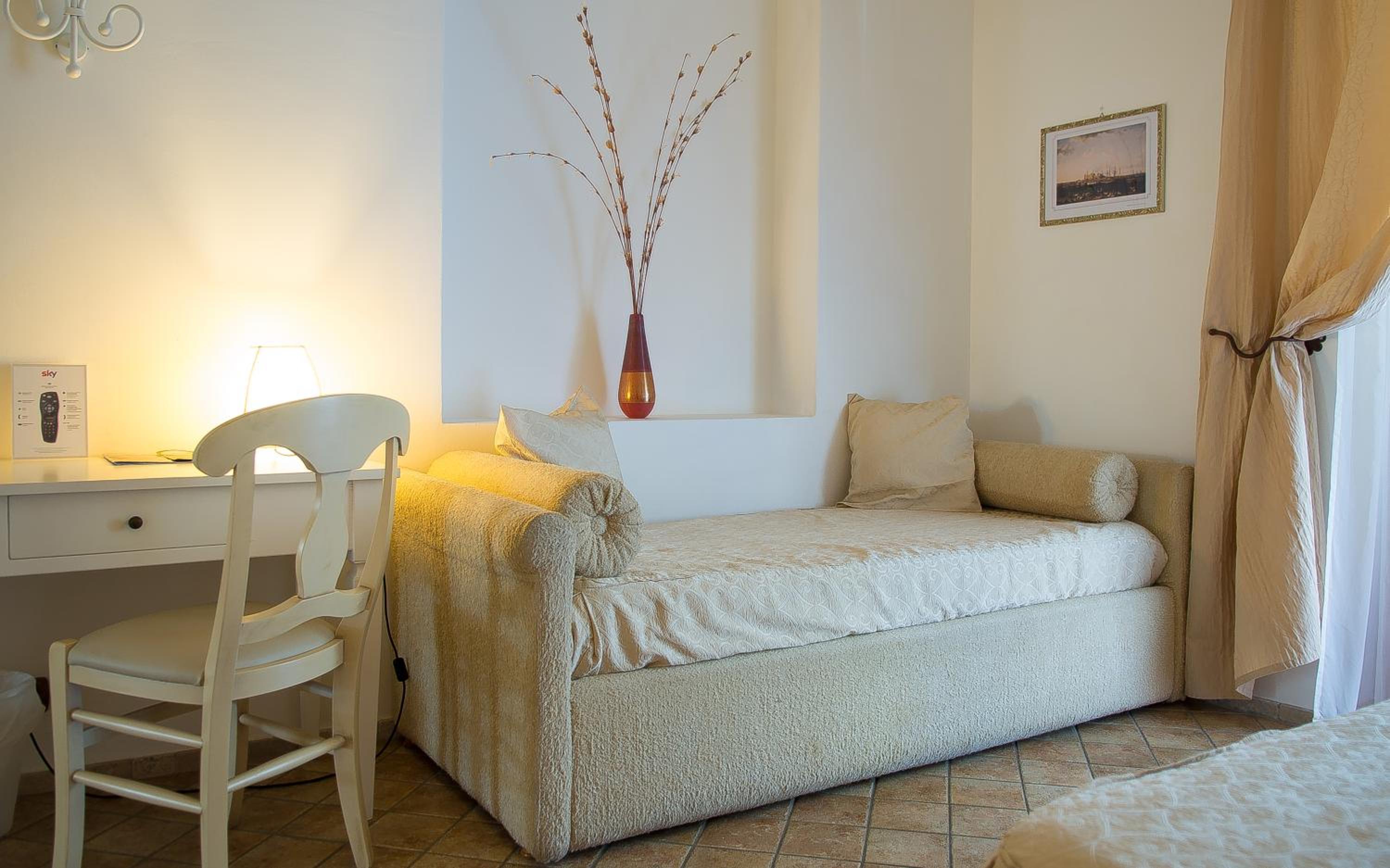 Junior Suite with Garden View - Photo 2