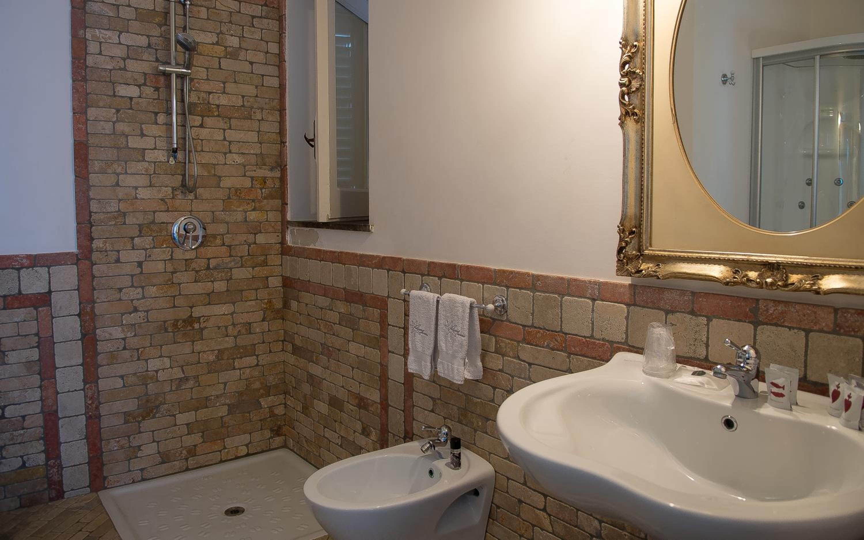 Junior Suite with Garden View - Photo 8
