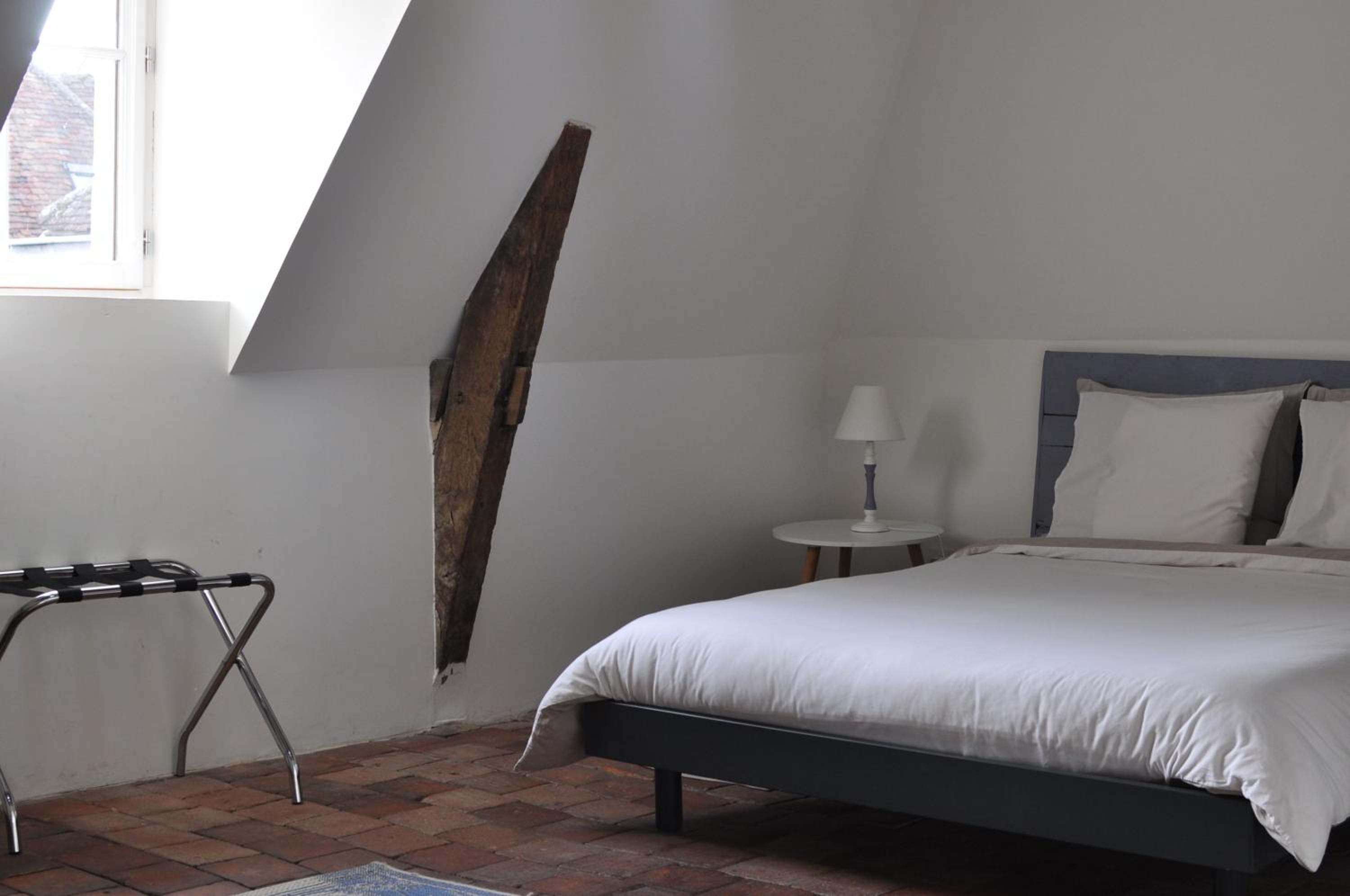 Queen Room photo 1
