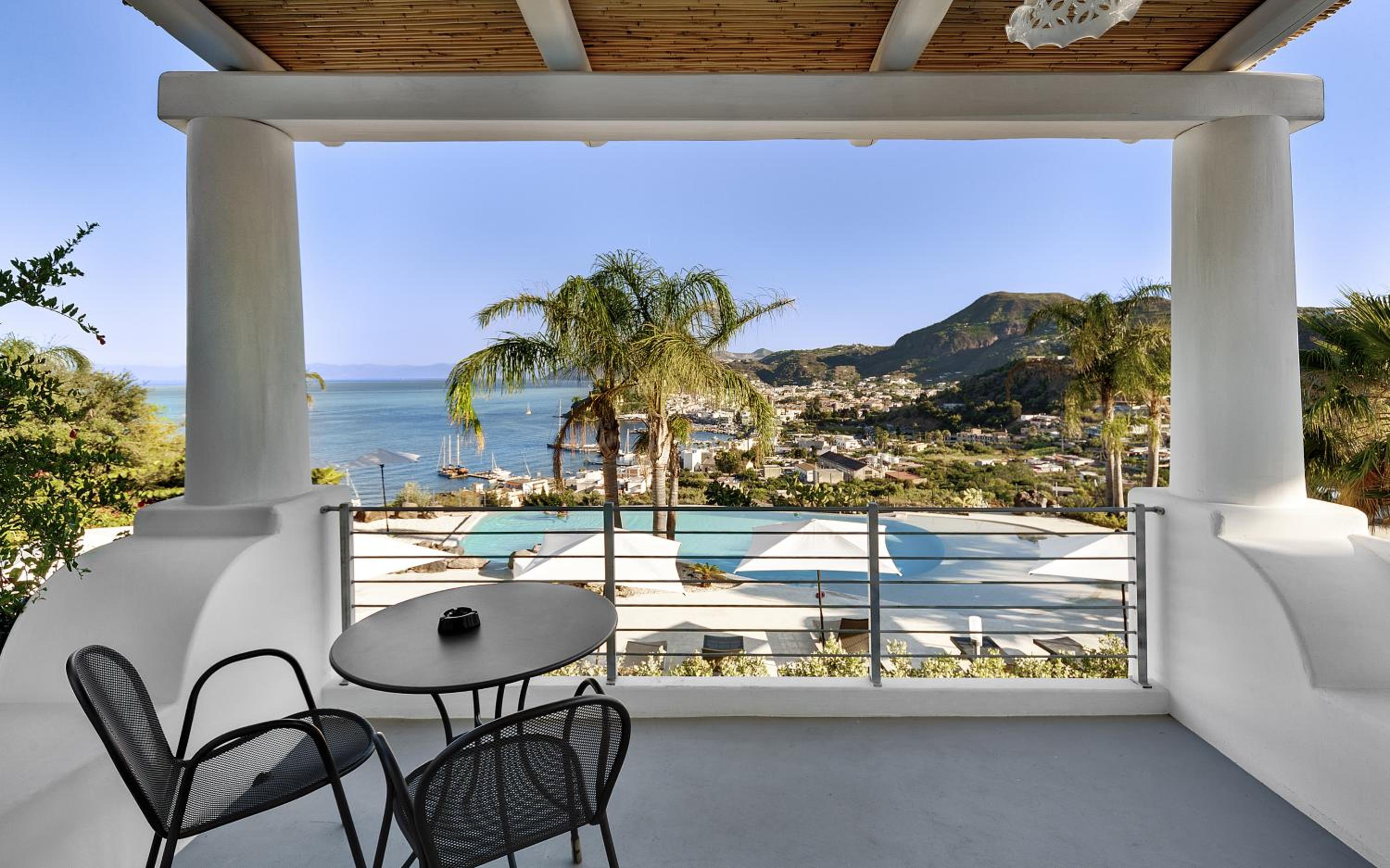 Superior Double Room with Sea View and Swimming Pool Side photo 3