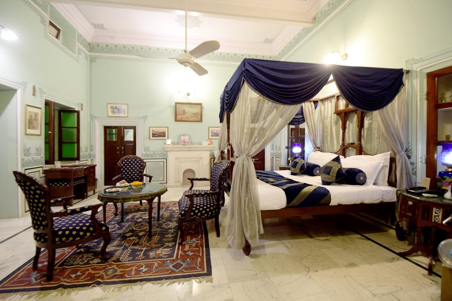 Suite - Photo 1