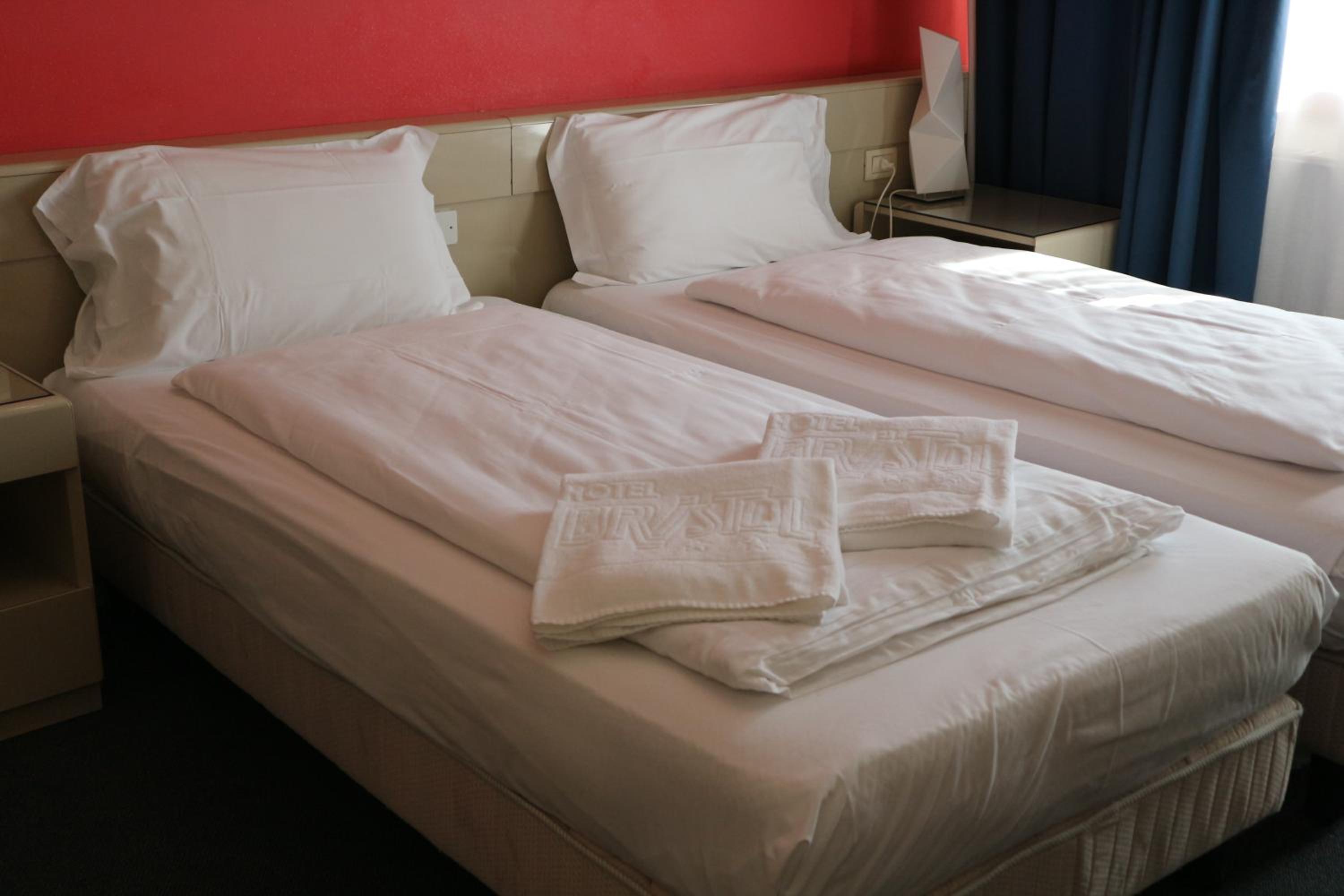 Standard Double Room - Photo 6