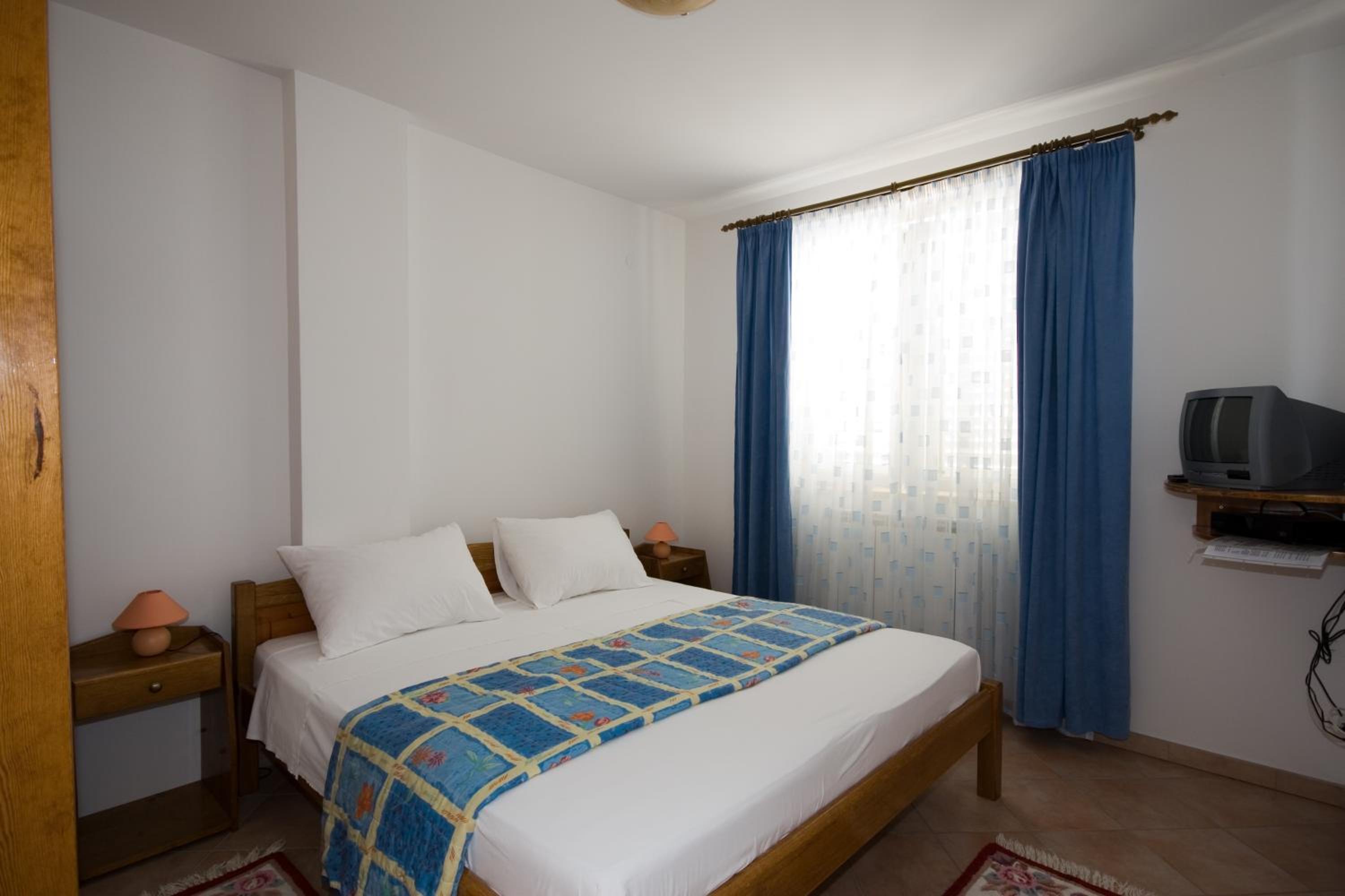 Apartment (4 Adults) - Photo 9