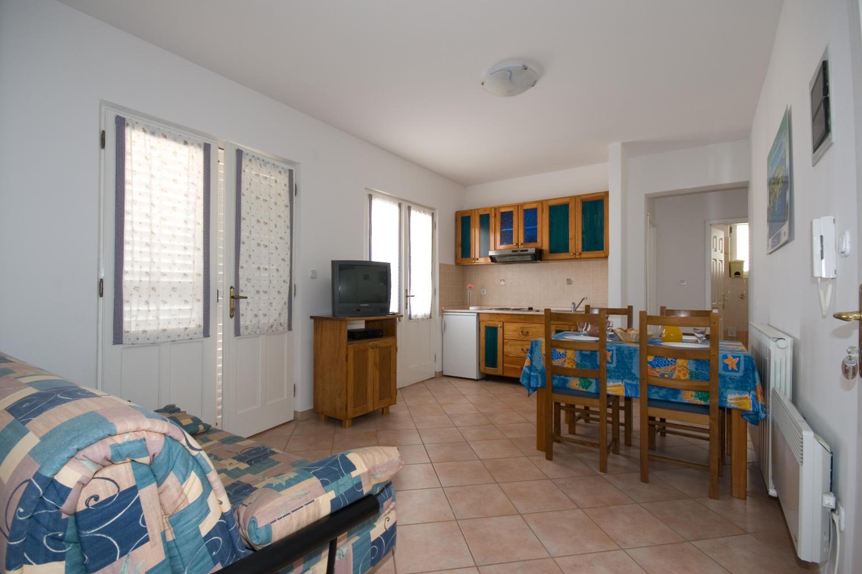Apartment (4 Adults) - Photo 7