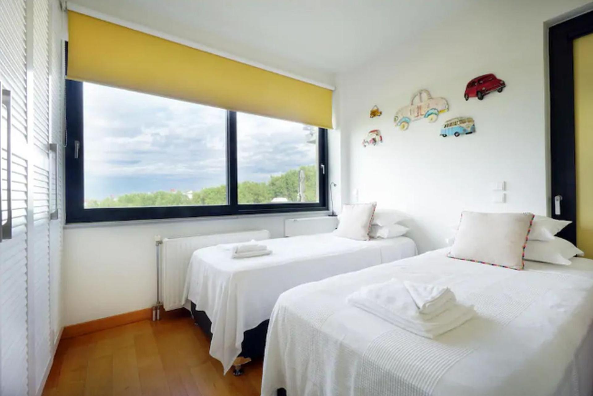 Three-Bedroom House photo 2