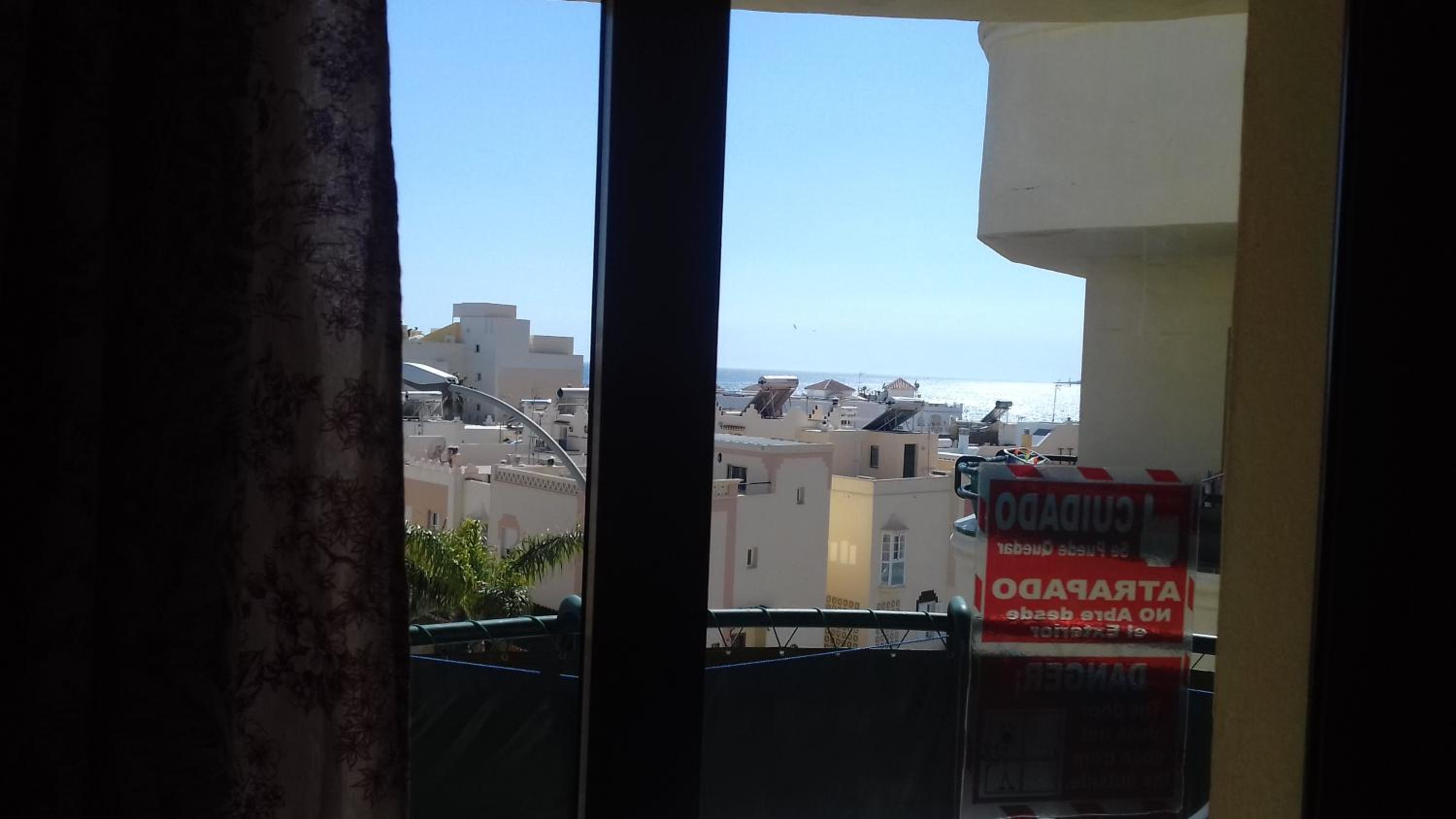 Studio with Balcony - Photo 2