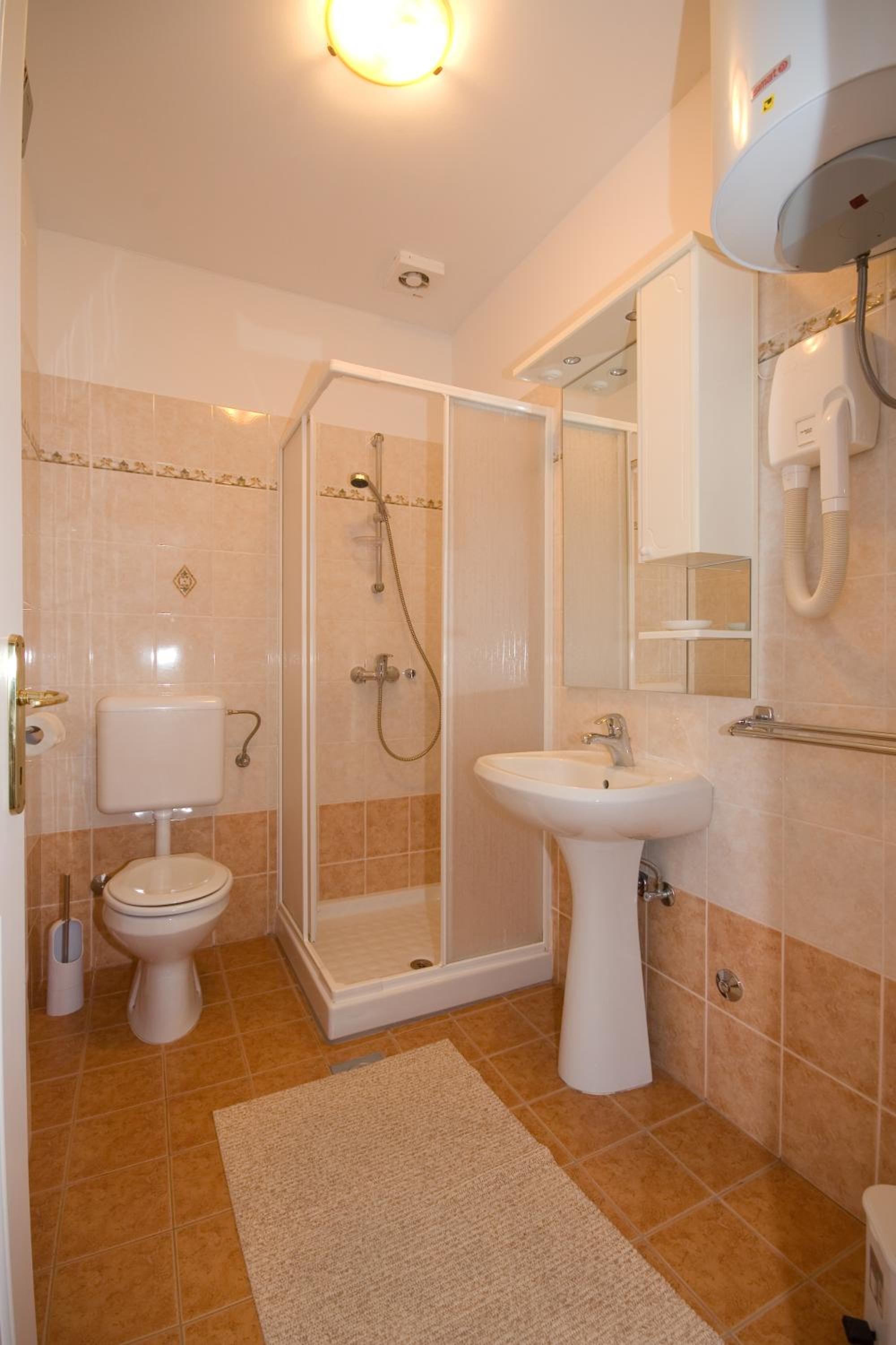 Apartment (4 Adults) - Photo 10