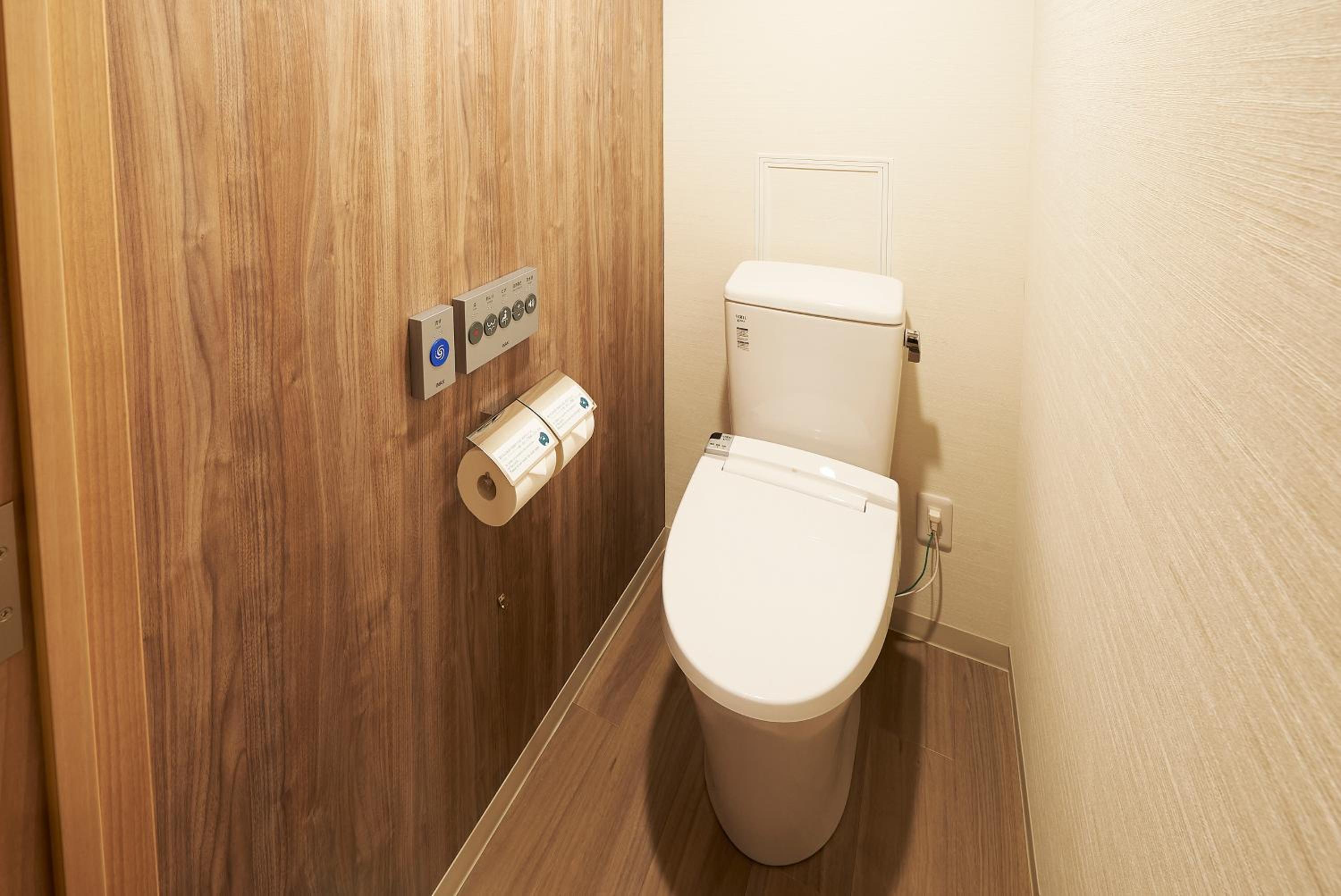 Deluxe Twin Room - Non-Smoking photo 3