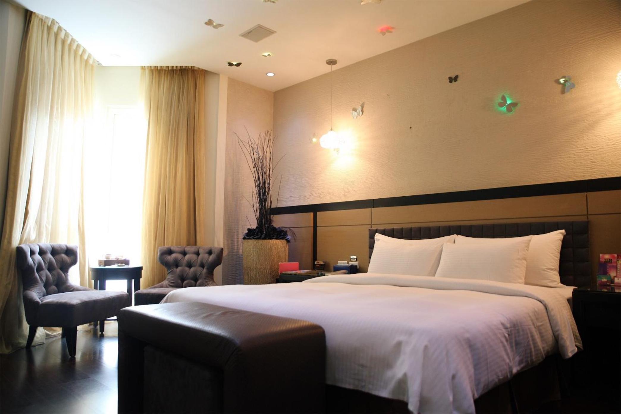 Queen Room with Spa Bath