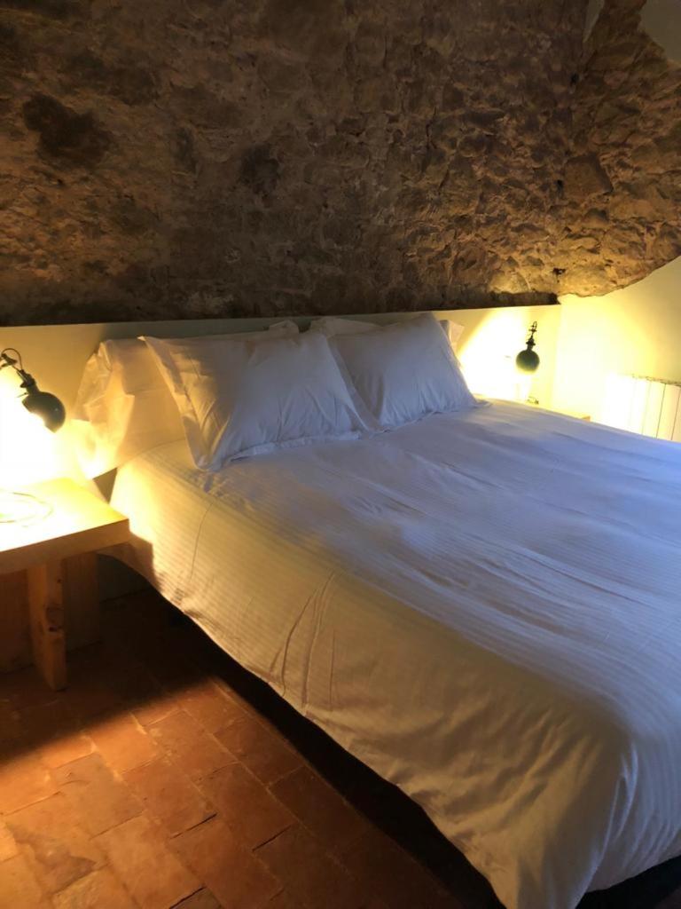 Double or Twin Room - Photo 5