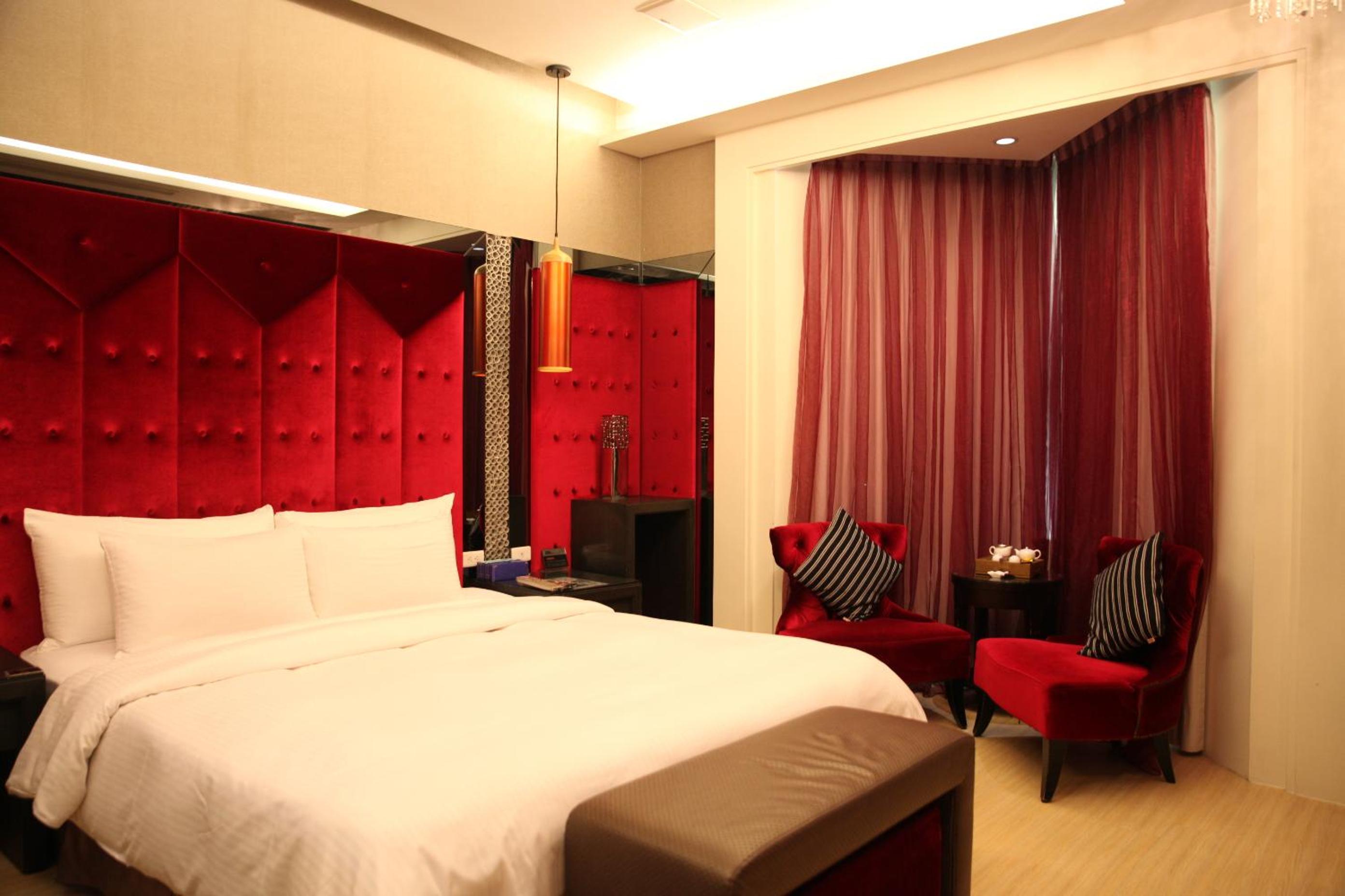 Queen Room with Spa Bath