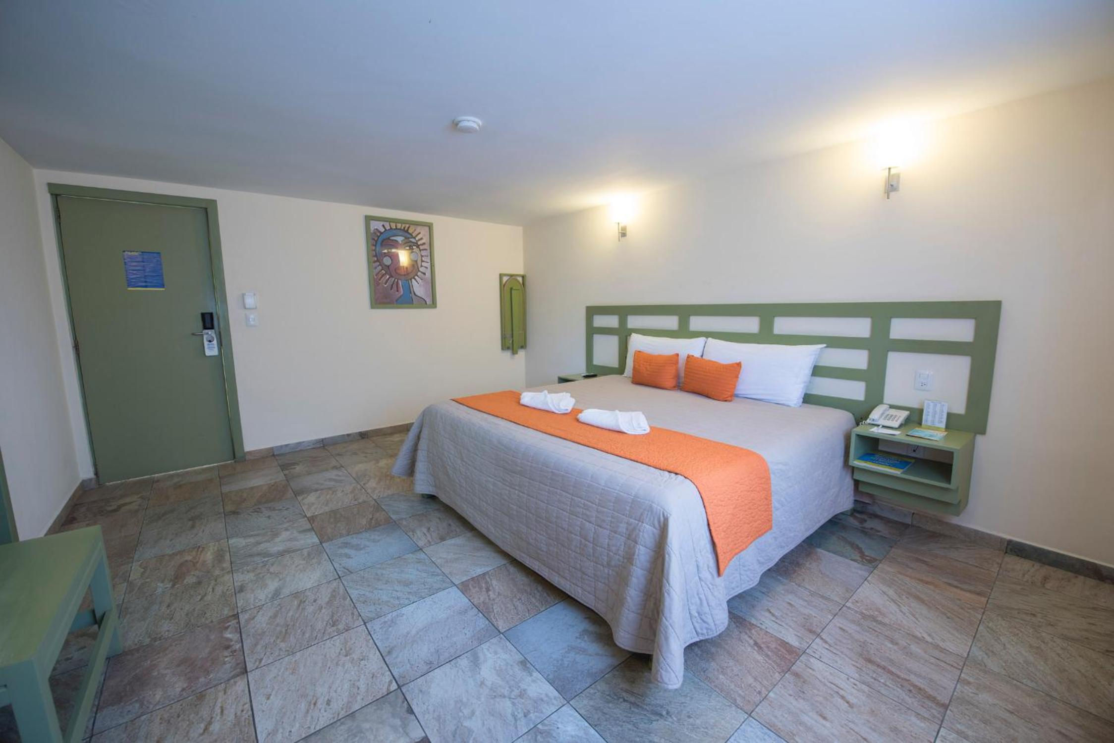 Deluxe Queen Room - Photo 3