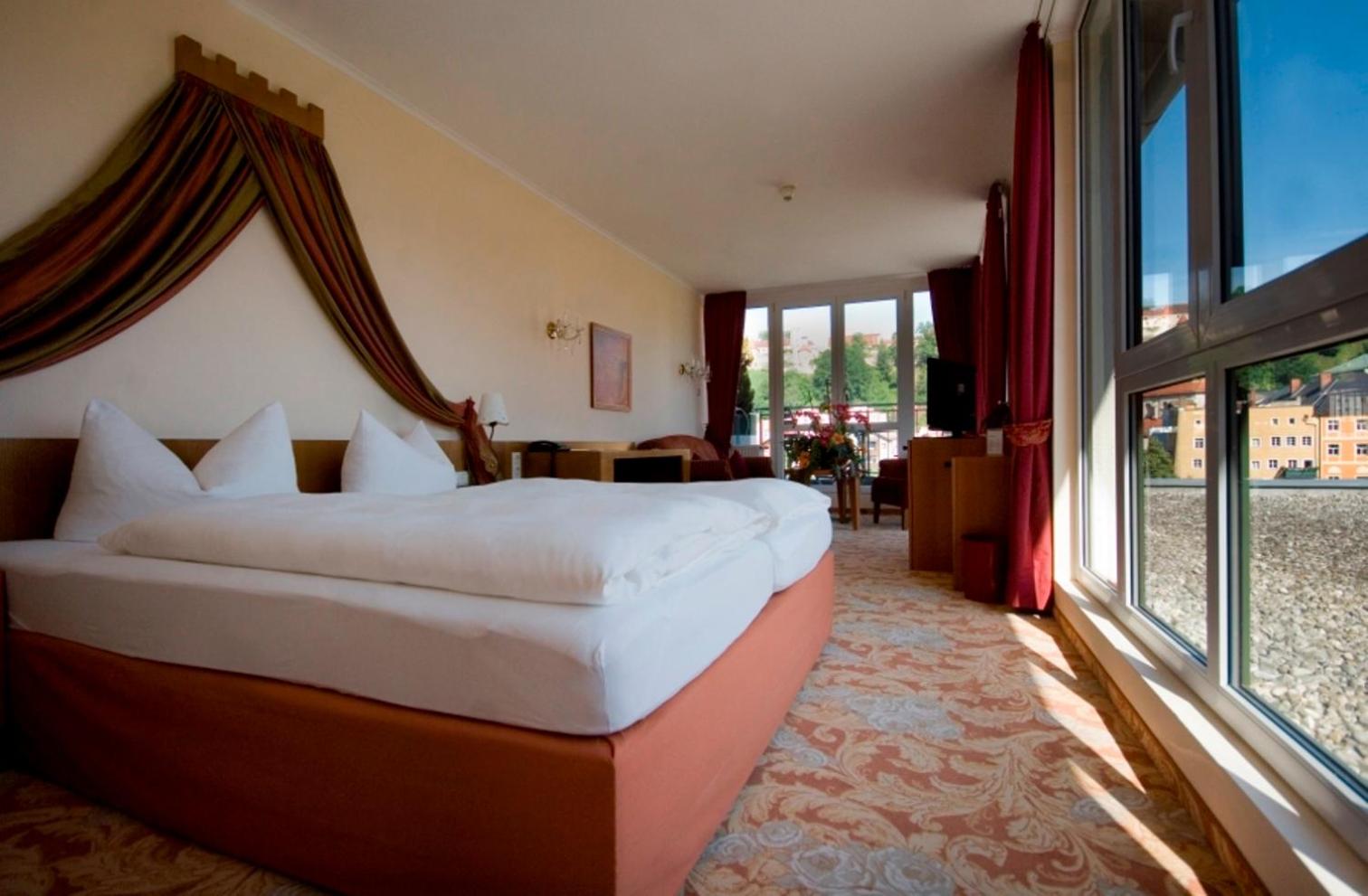 Junior Suite with Balcony - Photo 5