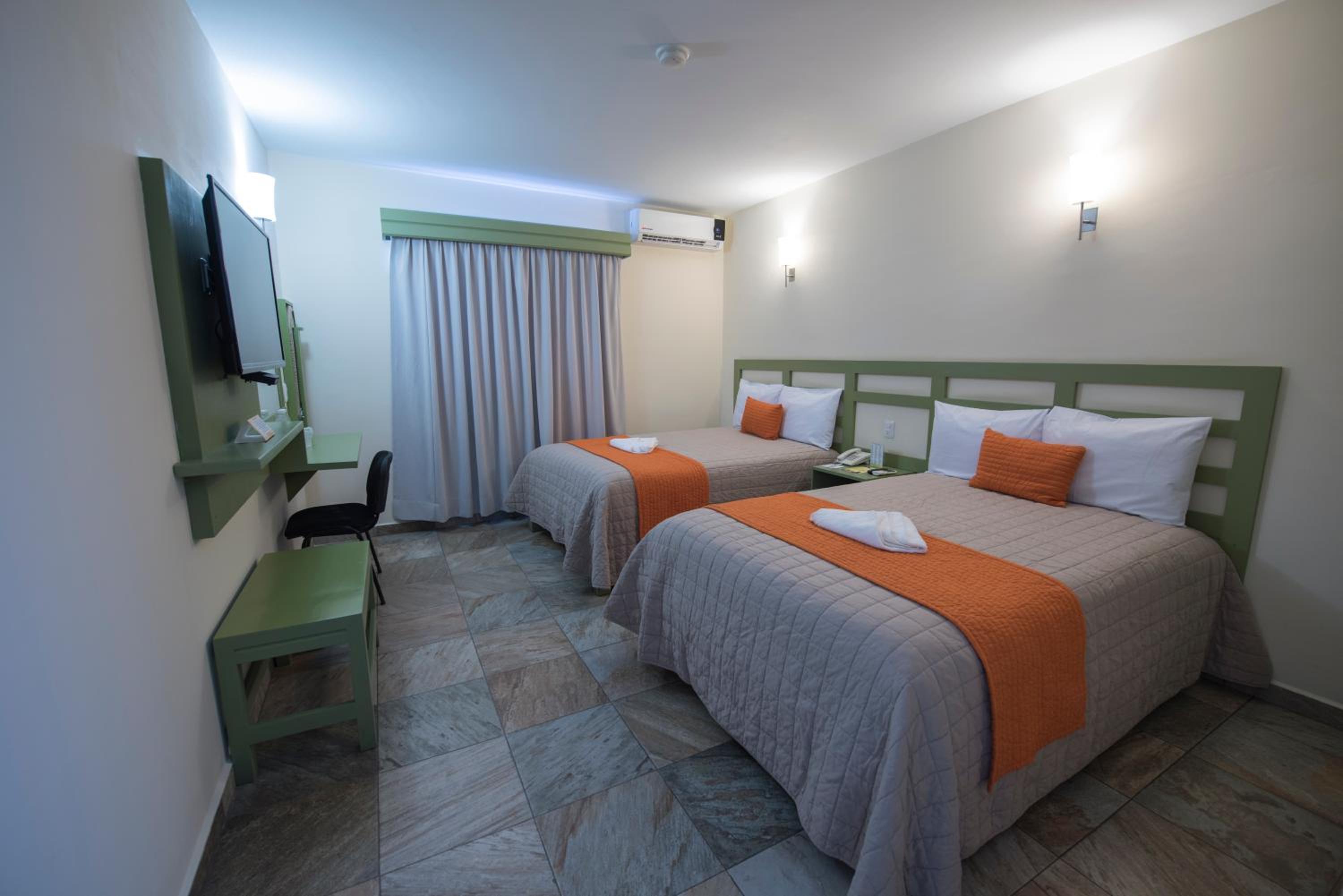 Twin Room - Photo 4