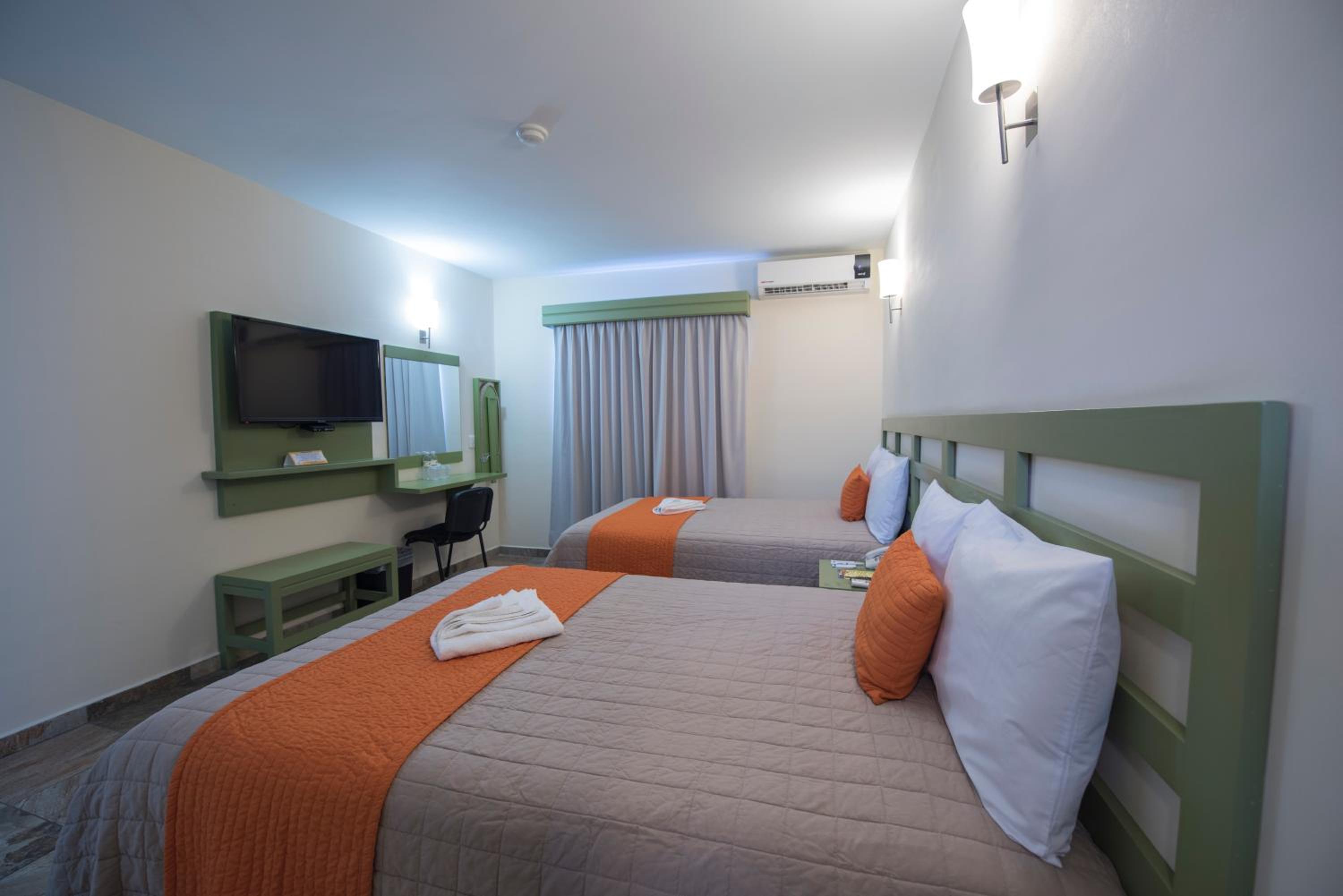 Twin Room - Photo 1