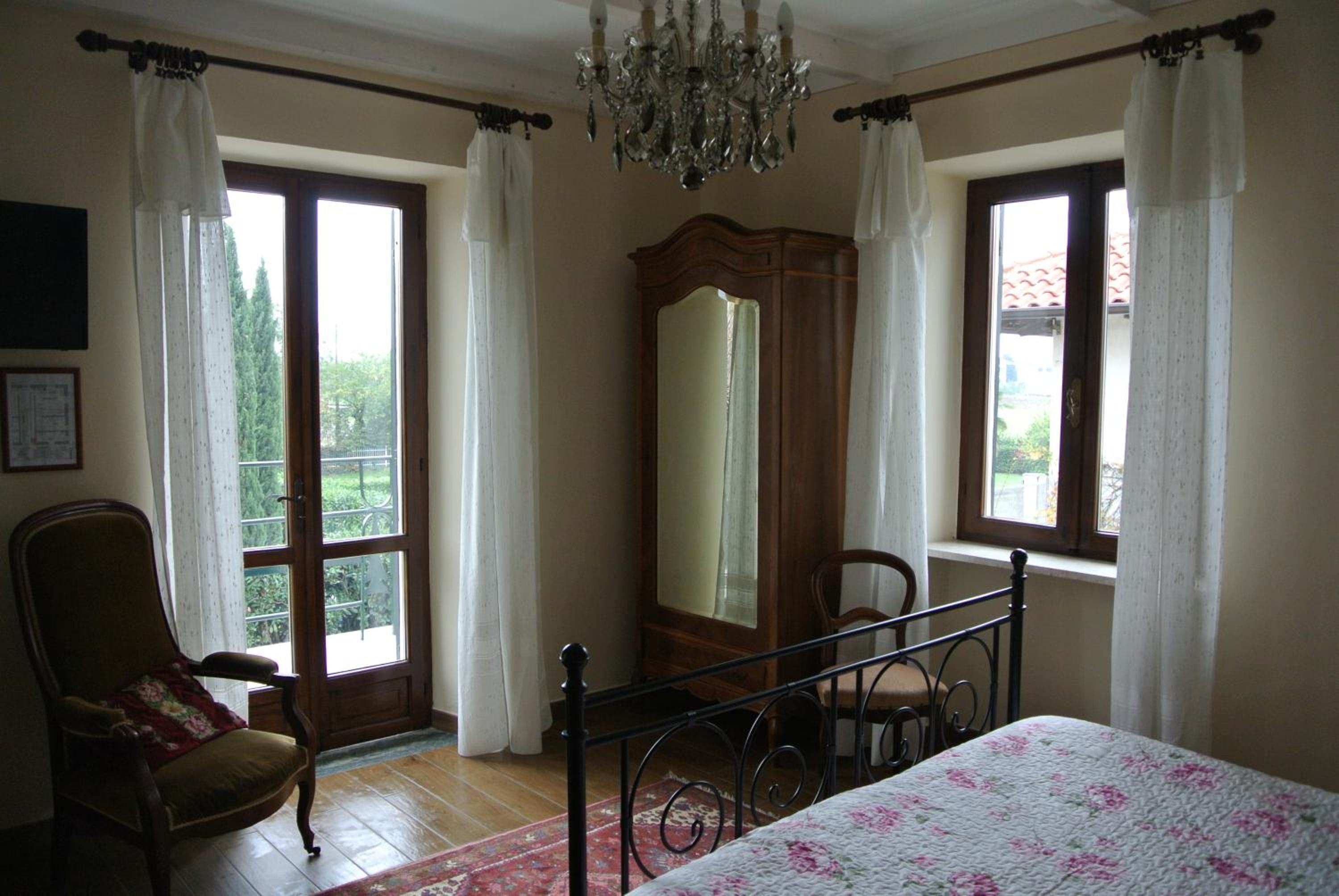 Deluxe Double Room with Balcony photo 2