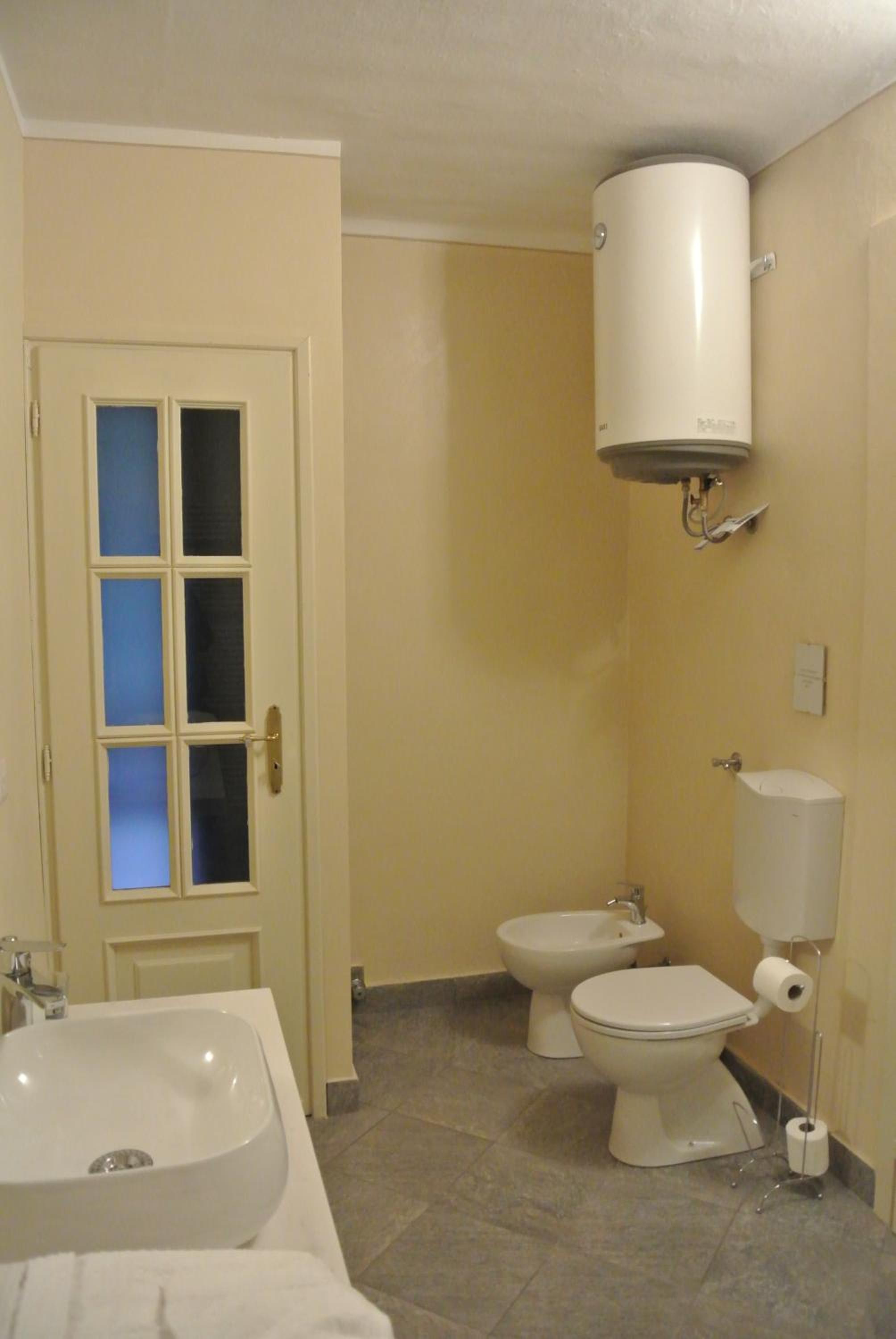 Deluxe Double Room with Balcony - Photo 2
